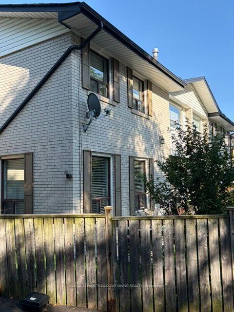 Photo 7 of Unit 19, 61 Ardglen Drive, Brampton, Brampton East — HOMEH