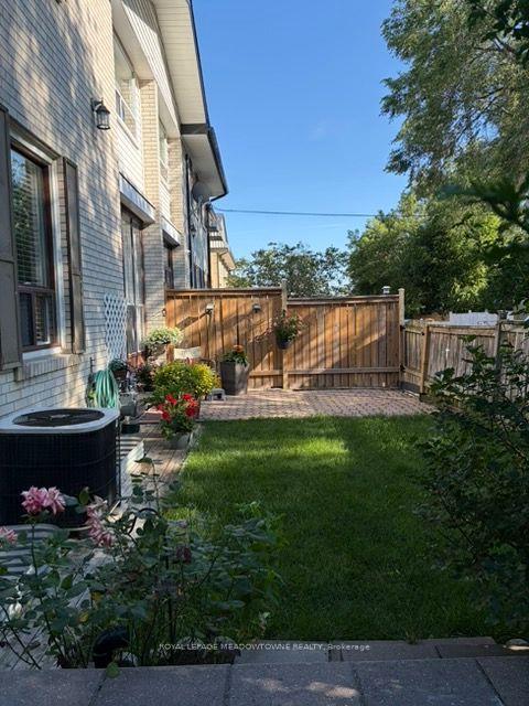 Photo 8 of Unit 19, 61 Ardglen Drive, Brampton, Brampton East — HOMEH