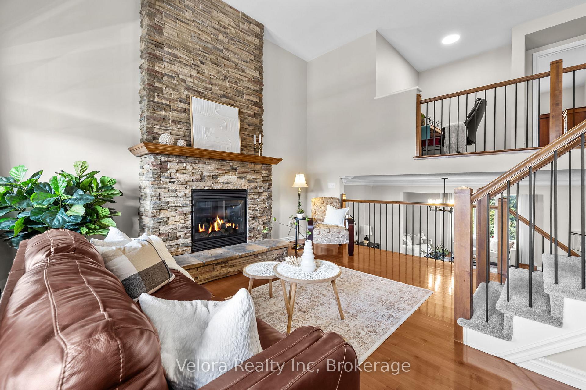 Photo 2 of 607 Rosehill Avenue, Ottawa, Stittsville (North) — HOMEH