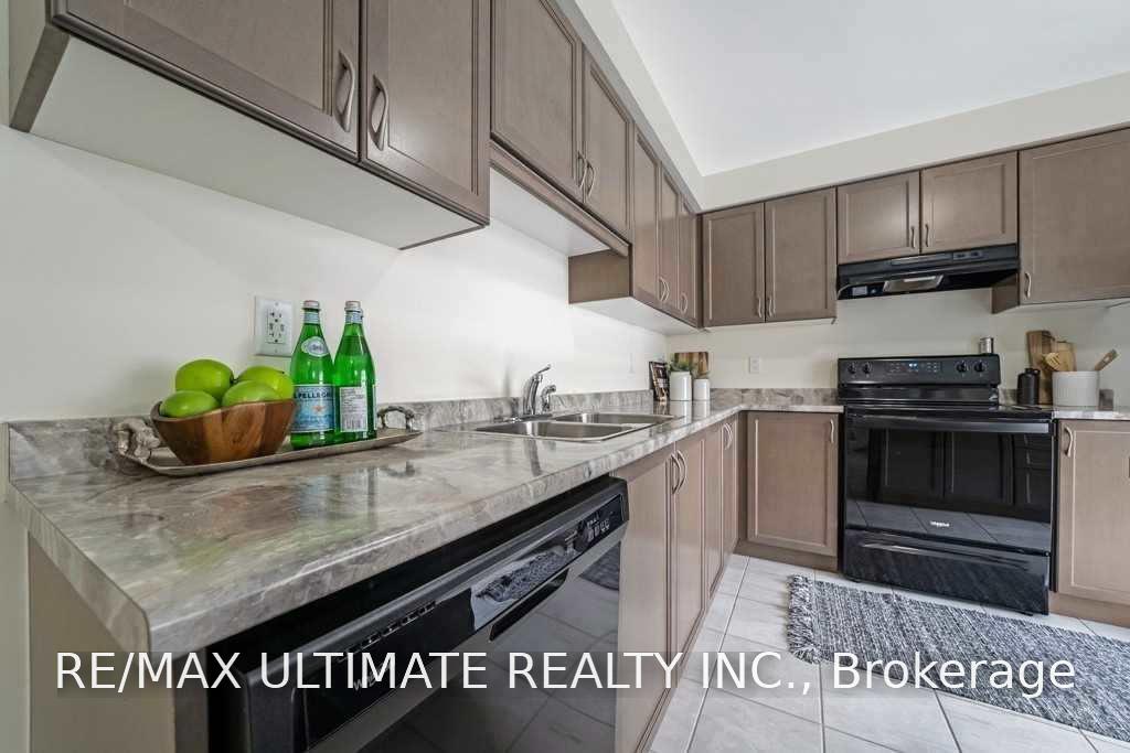 Photo 12 of 2444 Fall Harvest Crescent, Pickering, Rural Pickering — HOMEH