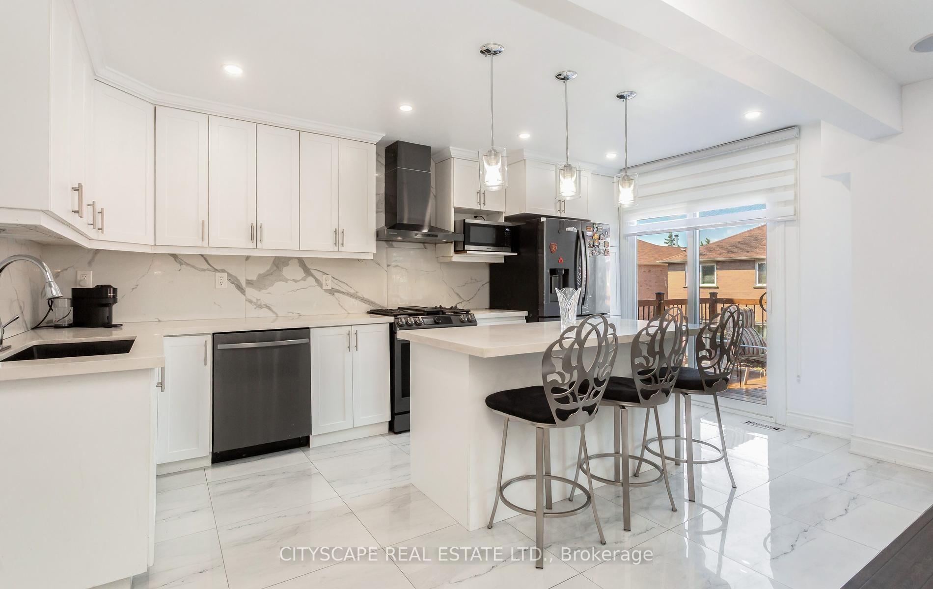 Photo 18 of 5259 Astwell Avenue, Mississauga, Hurontario — HOMEH