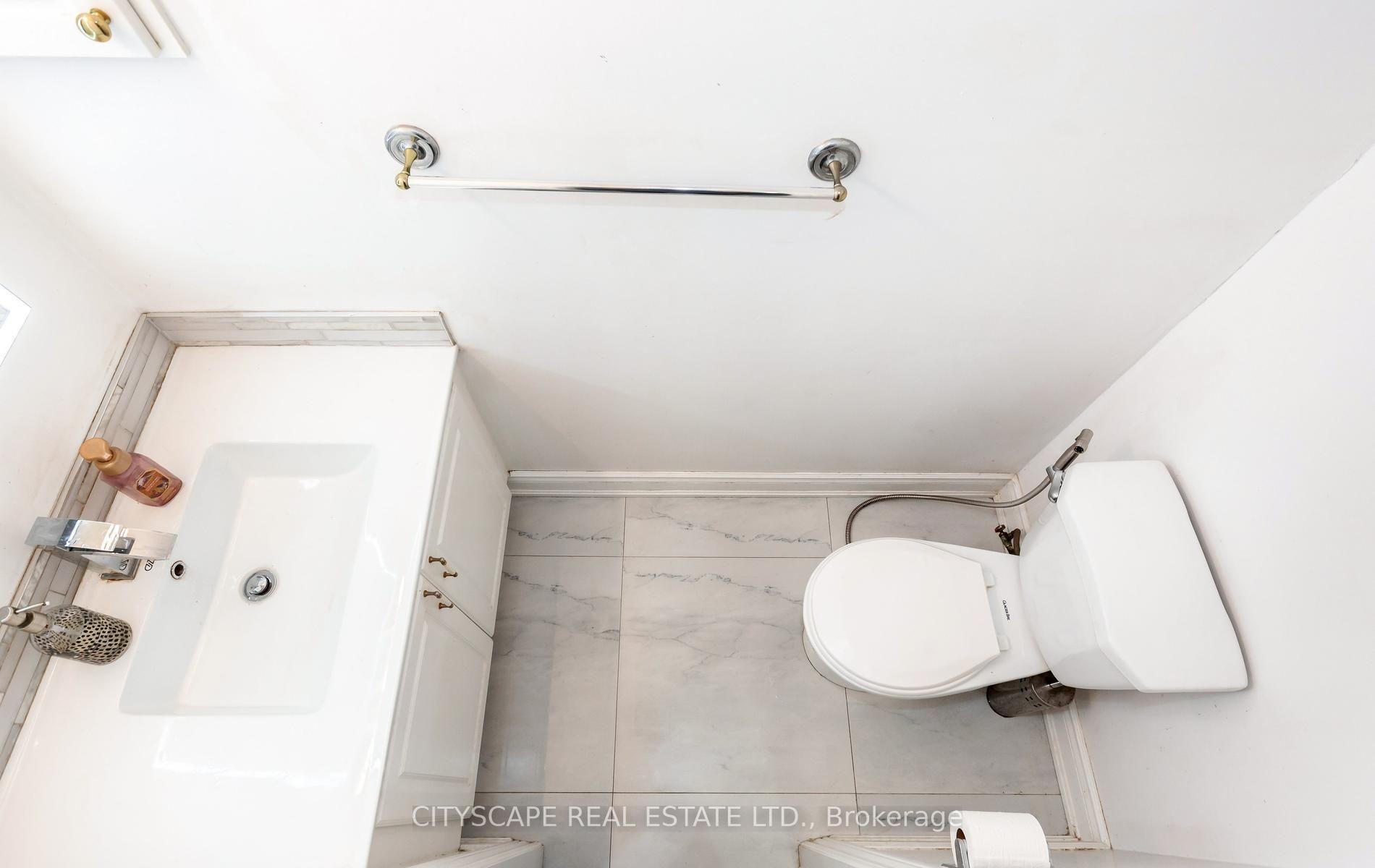 Photo 23 of 5259 Astwell Avenue, Mississauga, Hurontario — HOMEH