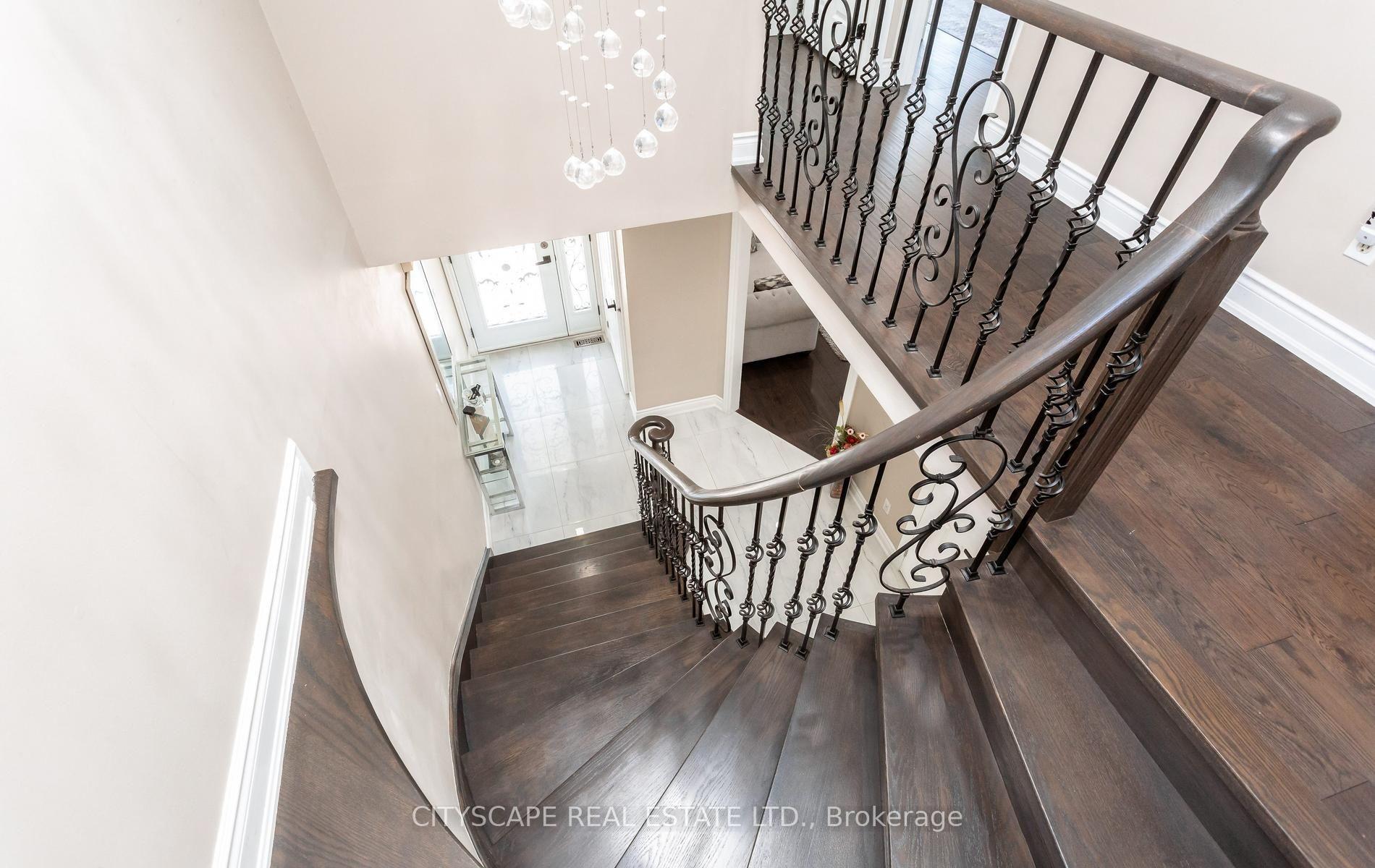 Photo 24 of 5259 Astwell Avenue, Mississauga, Hurontario — HOMEH