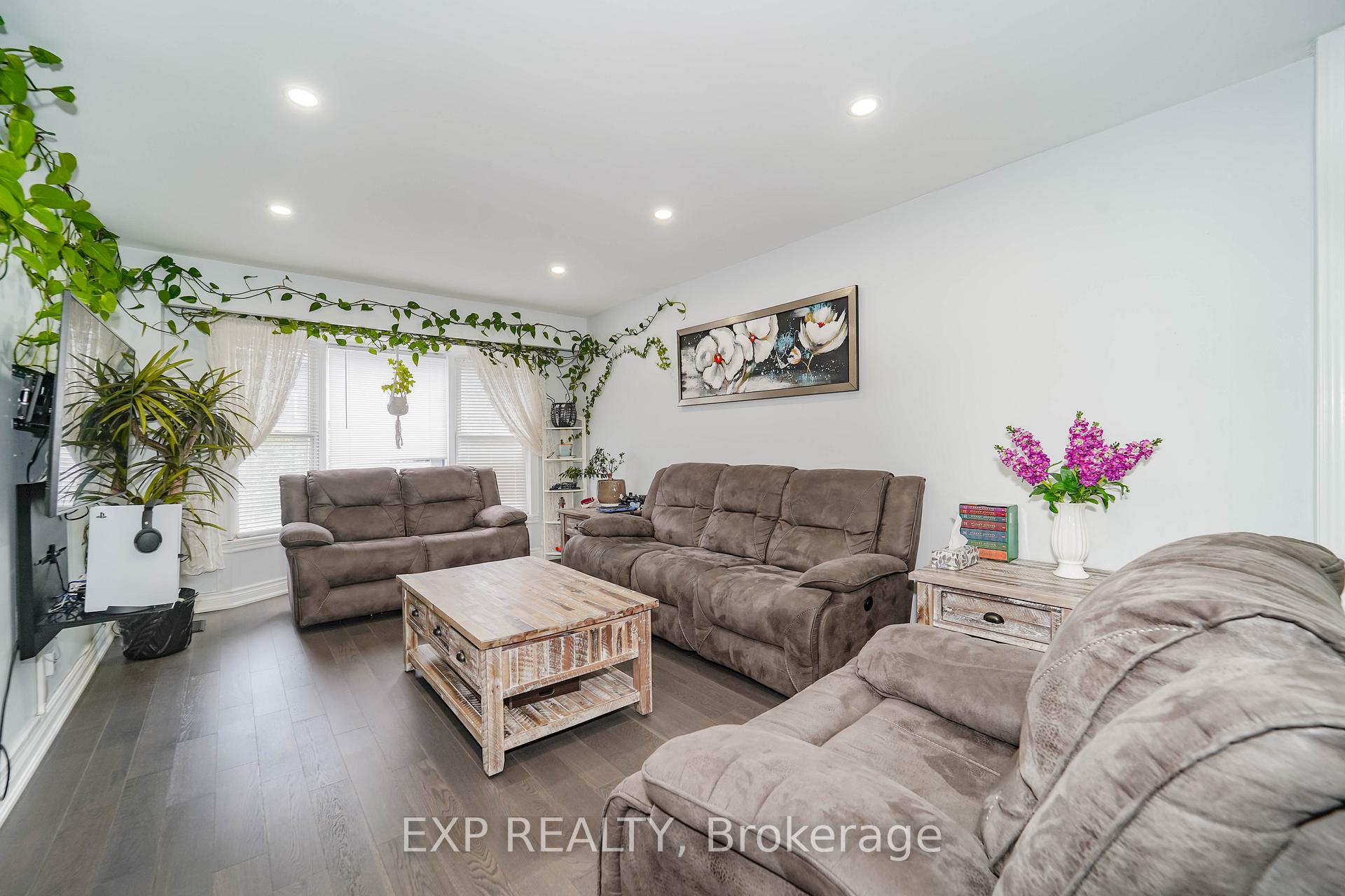 Photo 6 of Unit 30, 288 Simonston Boulevard, Markham, German Mills — HOMEH