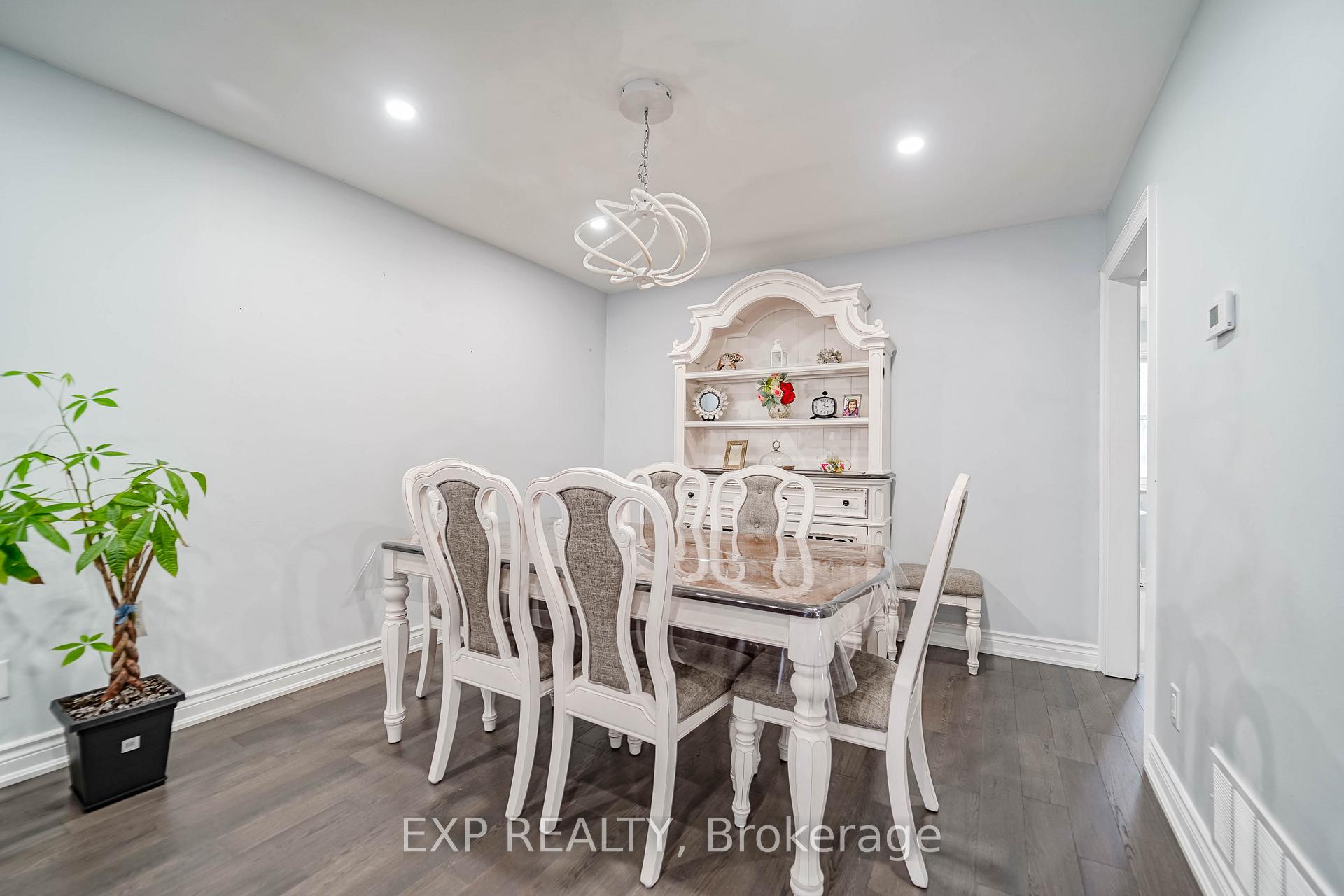 Photo 9 of Unit 30, 288 Simonston Boulevard, Markham, German Mills — HOMEH