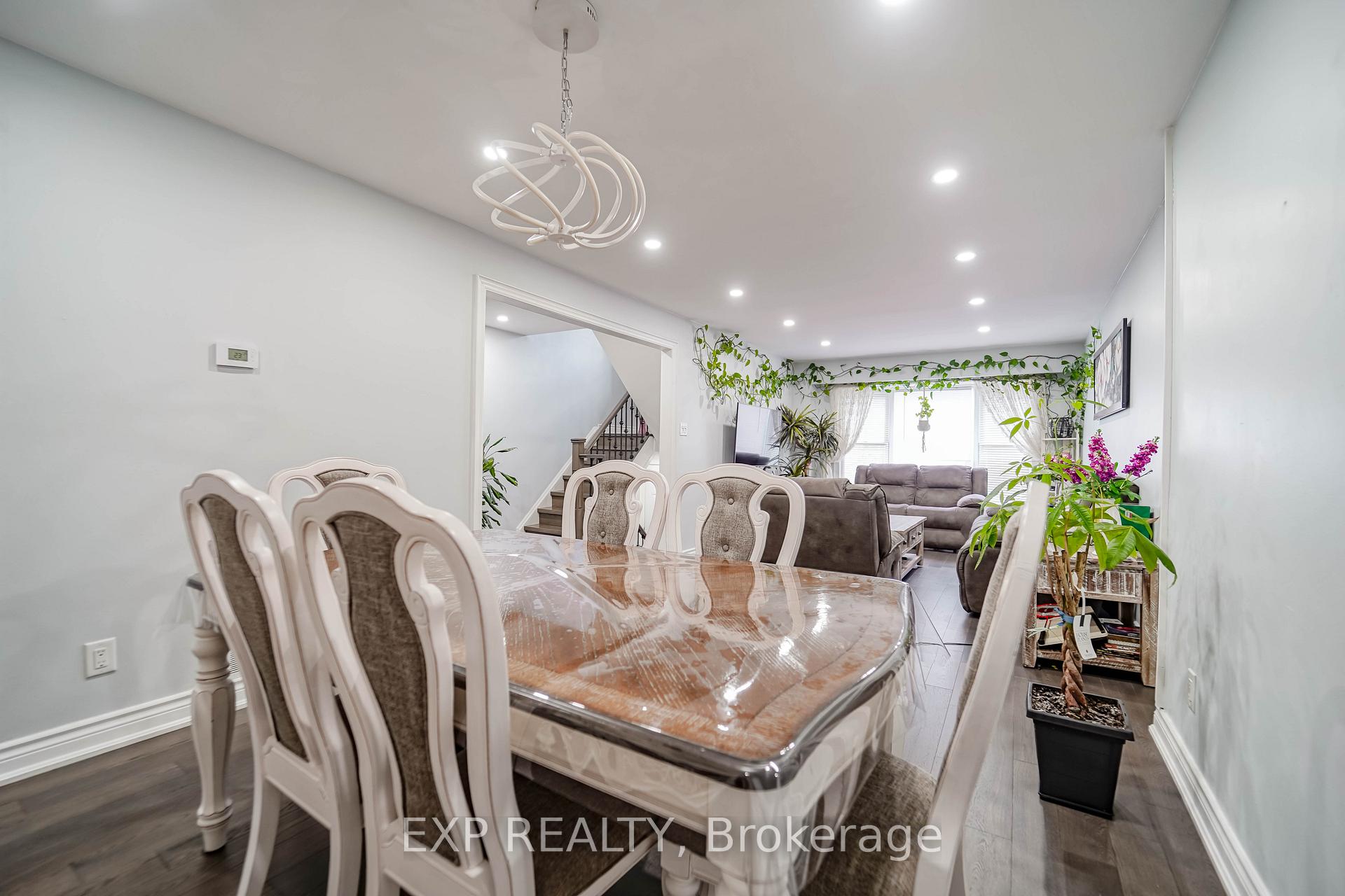 Photo 12 of Unit 30, 288 Simonston Boulevard, Markham, German Mills — HOMEH