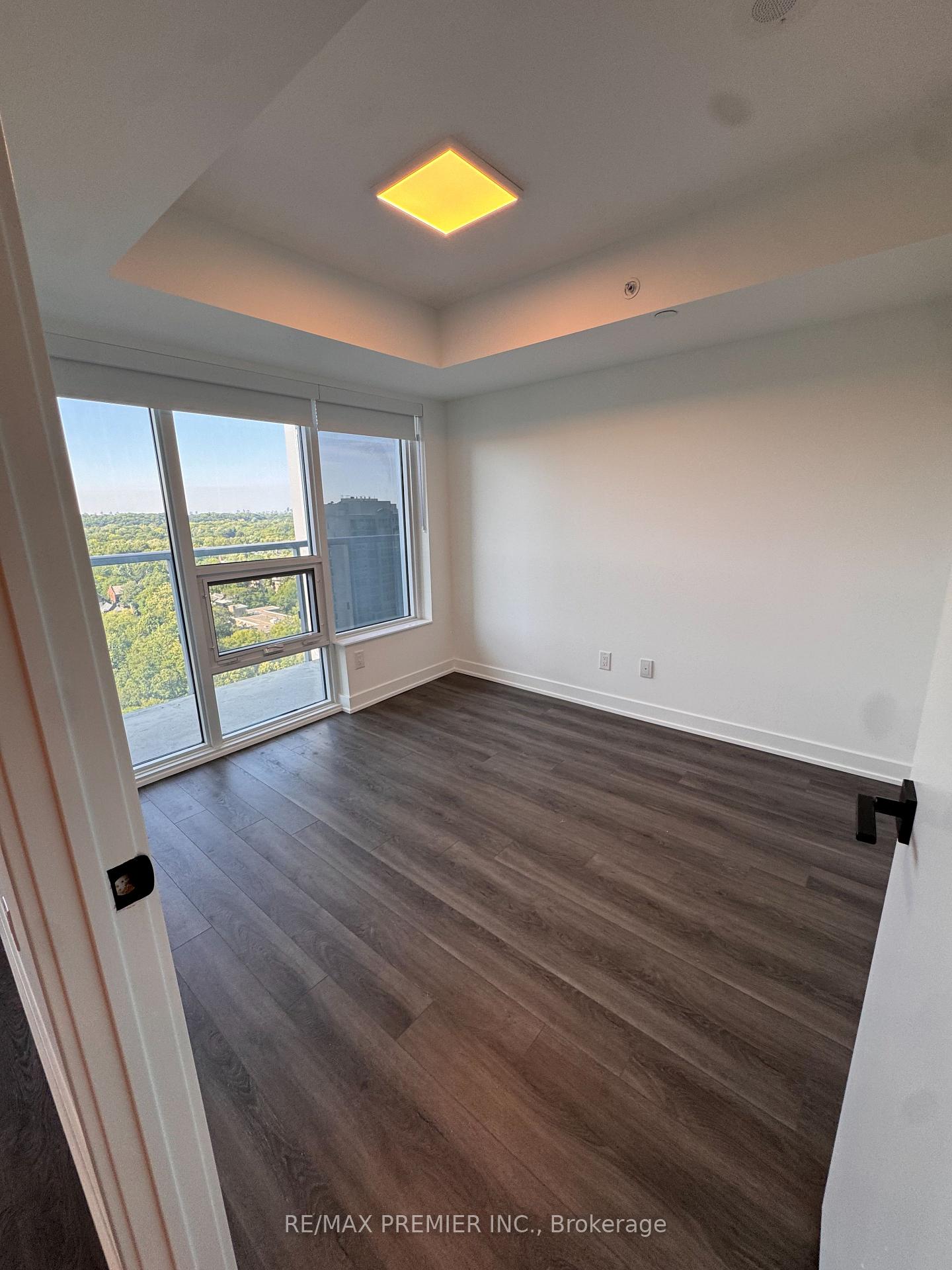 Photo 2 of Unit 1806, 609 Sherbourne Street, Toronto, North St. James Town — HOMEH