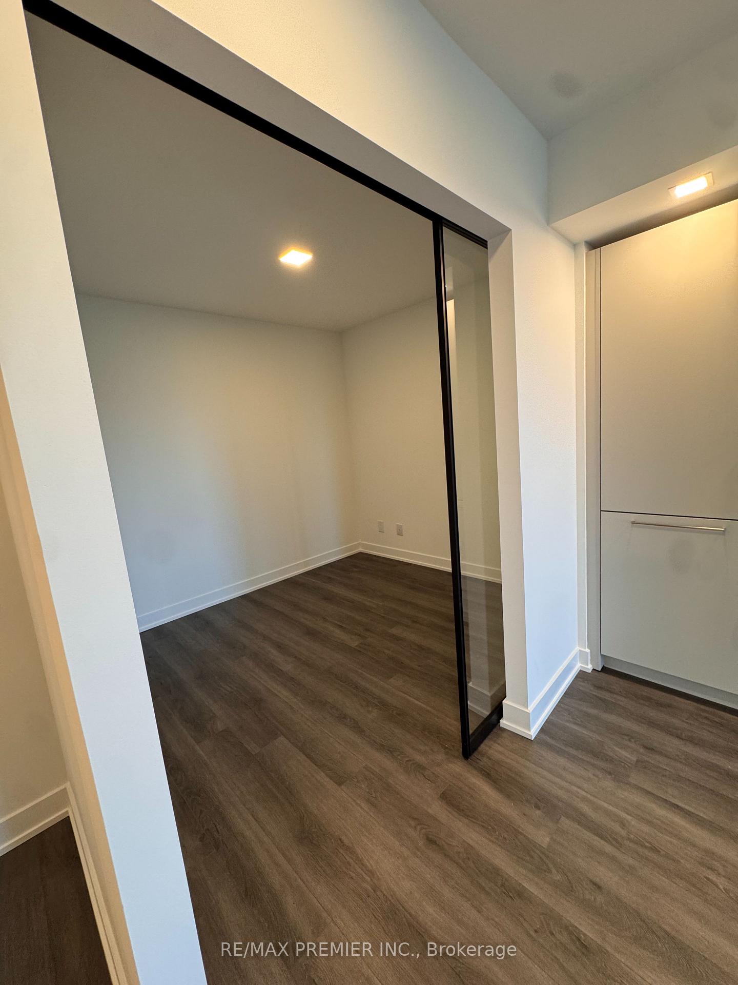 Photo 10 of Unit 1806, 609 Sherbourne Street, Toronto, North St. James Town — HOMEH