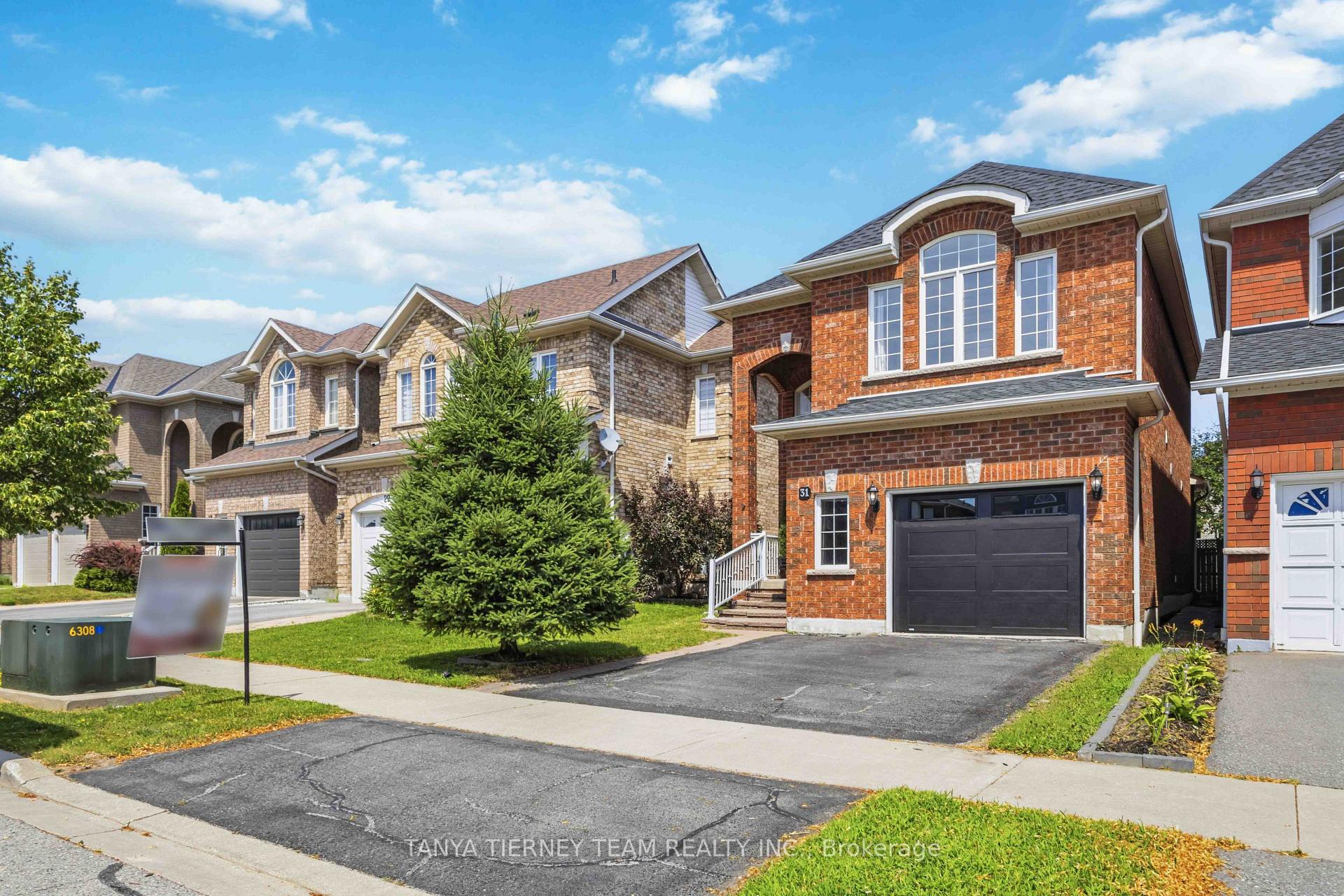 Photo 3 of 31 Chatterson Street, Whitby, Rolling Acres — HOMEH