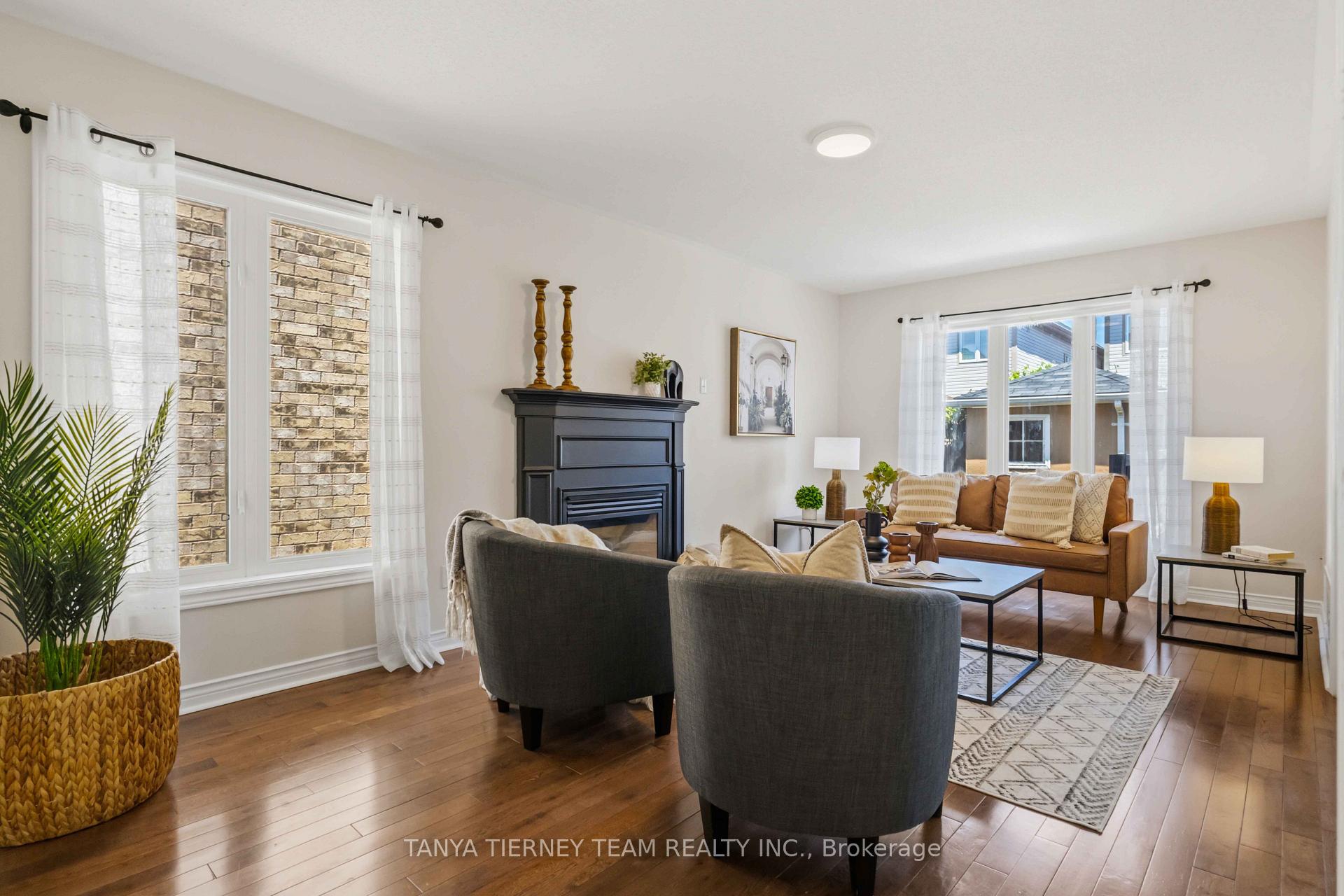 Photo 8 of 31 Chatterson Street, Whitby, Rolling Acres — HOMEH