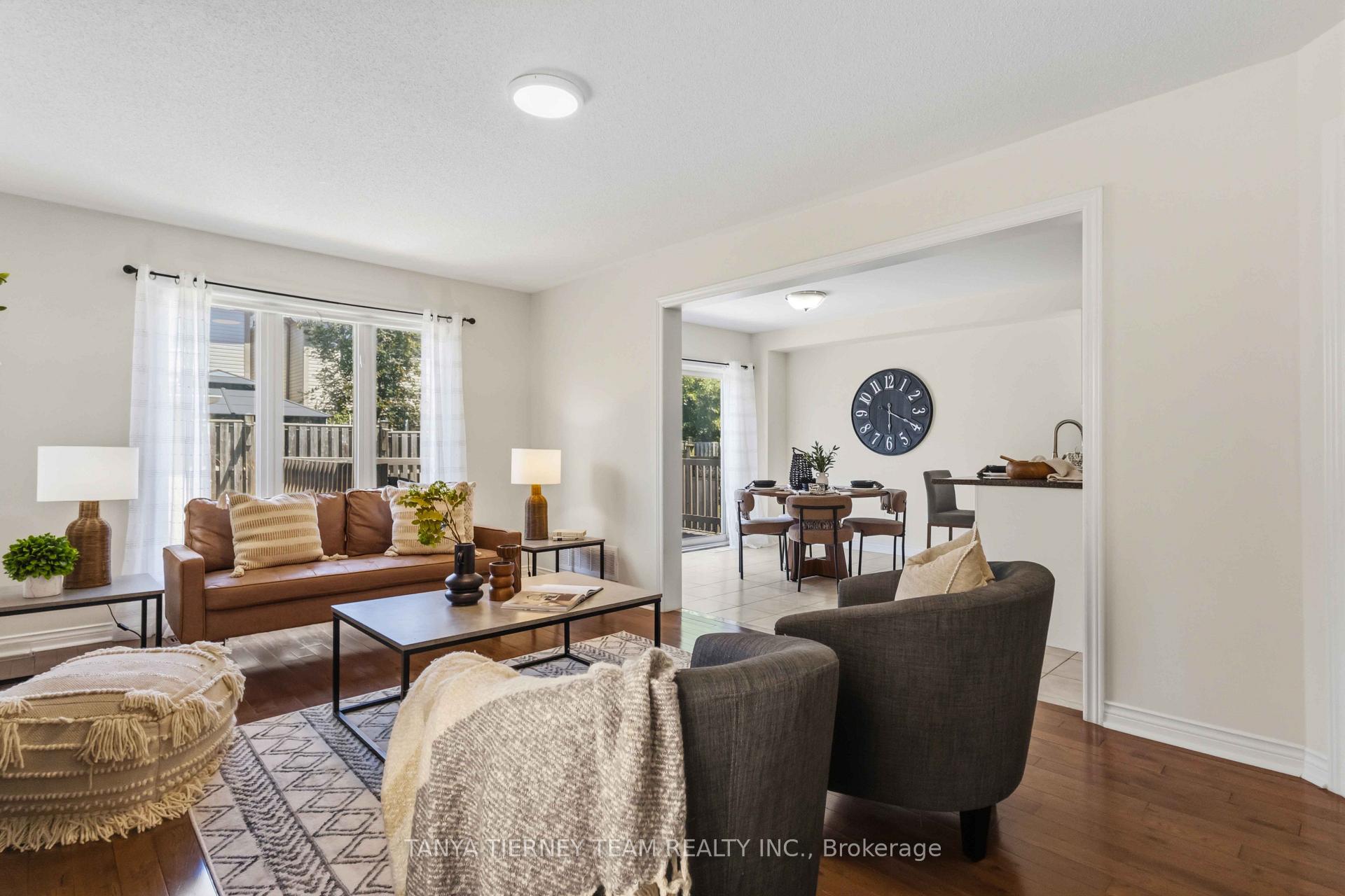 Photo 10 of 31 Chatterson Street, Whitby, Rolling Acres — HOMEH