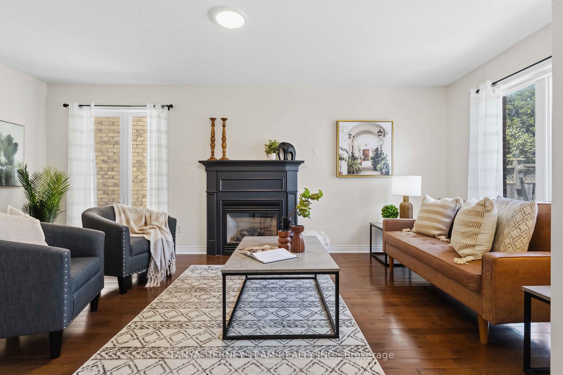 Photo 11 of 31 Chatterson Street, Whitby, Rolling Acres — HOMEH