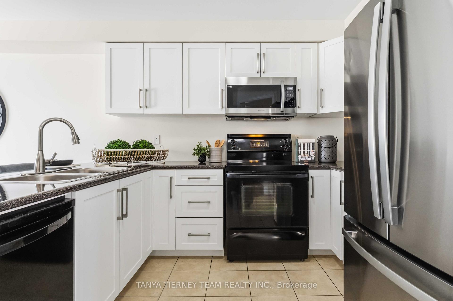 Photo 14 of 31 Chatterson Street, Whitby, Rolling Acres — HOMEH