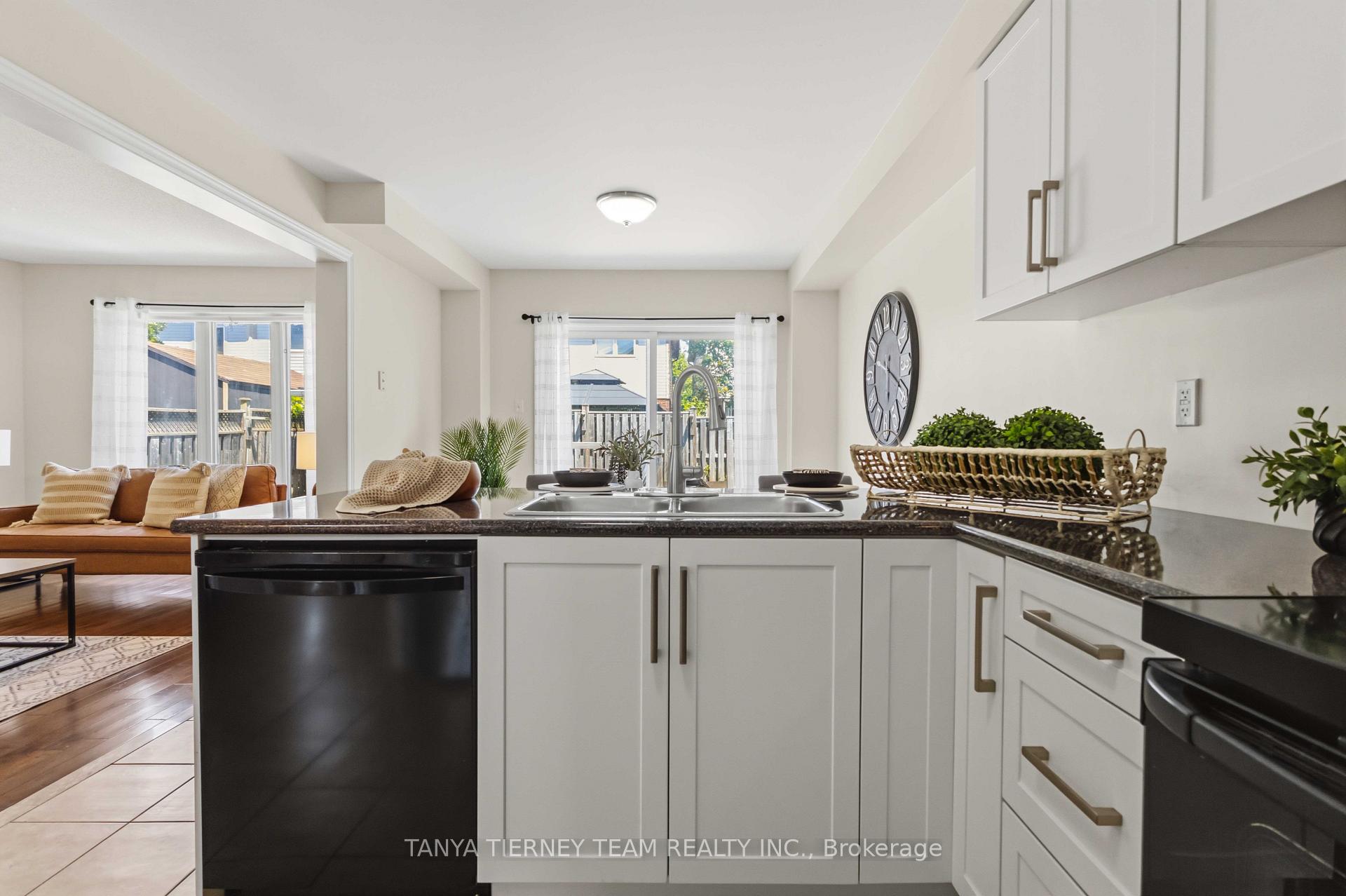 Photo 18 of 31 Chatterson Street, Whitby, Rolling Acres — HOMEH
