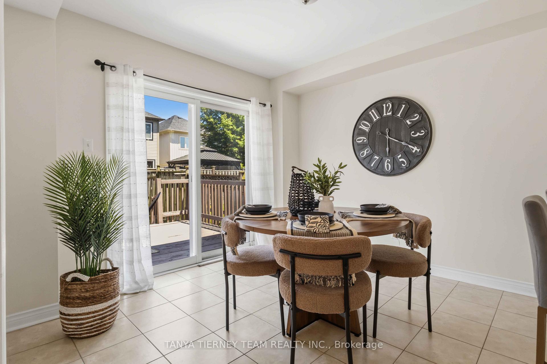 Photo 20 of 31 Chatterson Street, Whitby, Rolling Acres — HOMEH