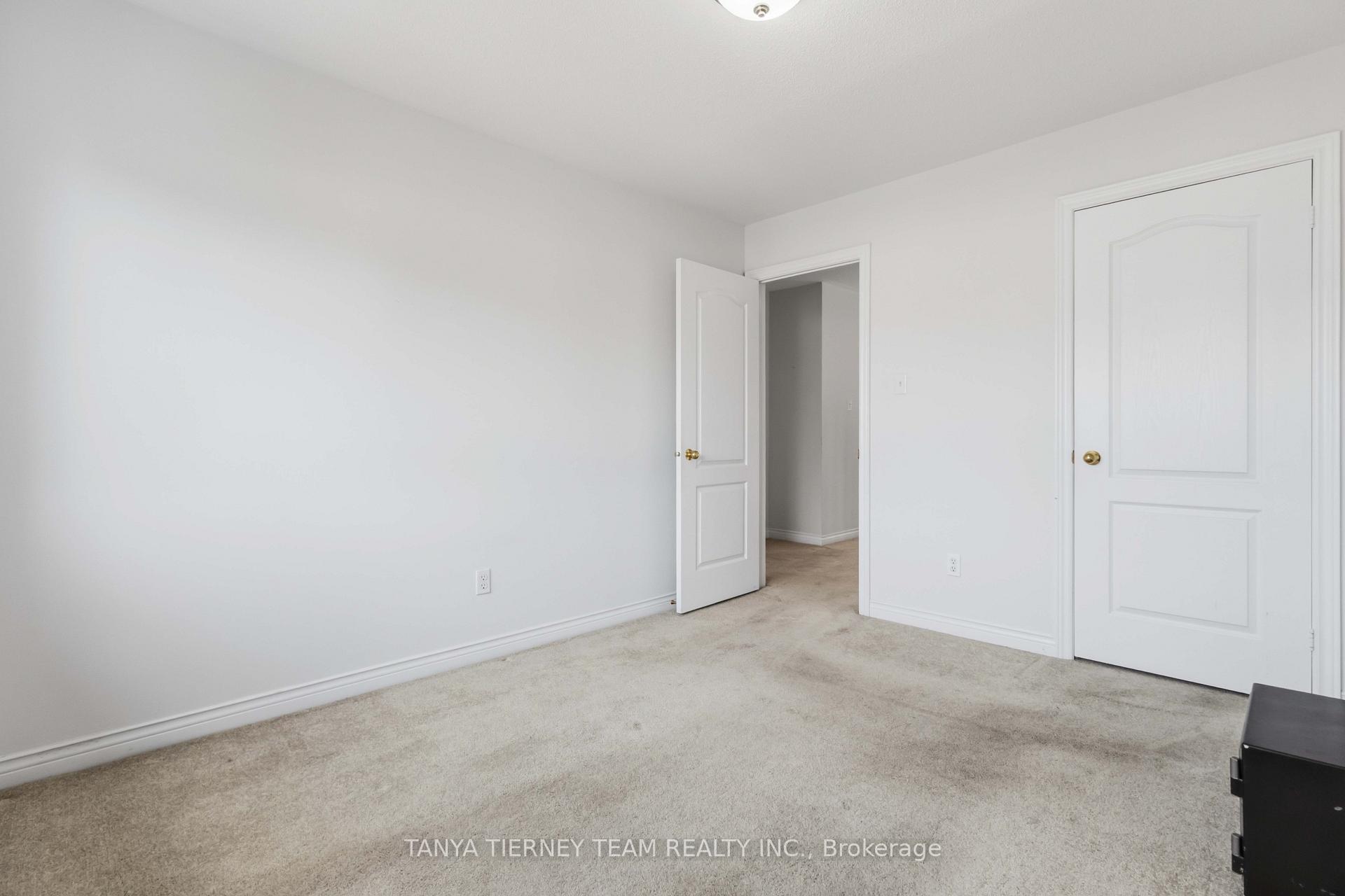 Photo 32 of 31 Chatterson Street, Whitby, Rolling Acres — HOMEH