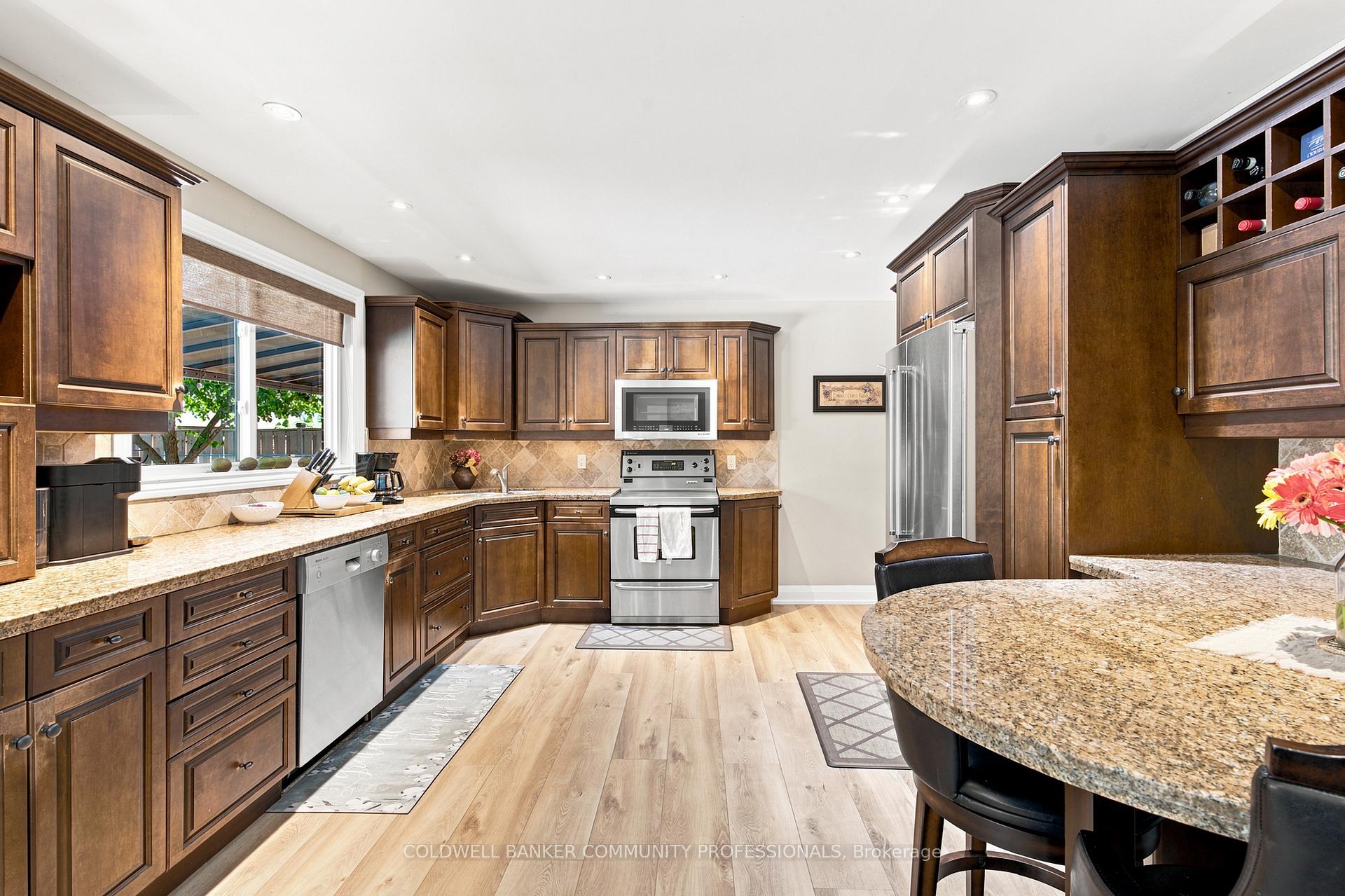 Photo 10 of 7 Apex Court, Hamilton, Stoney Creek Mountain — HOMEH
