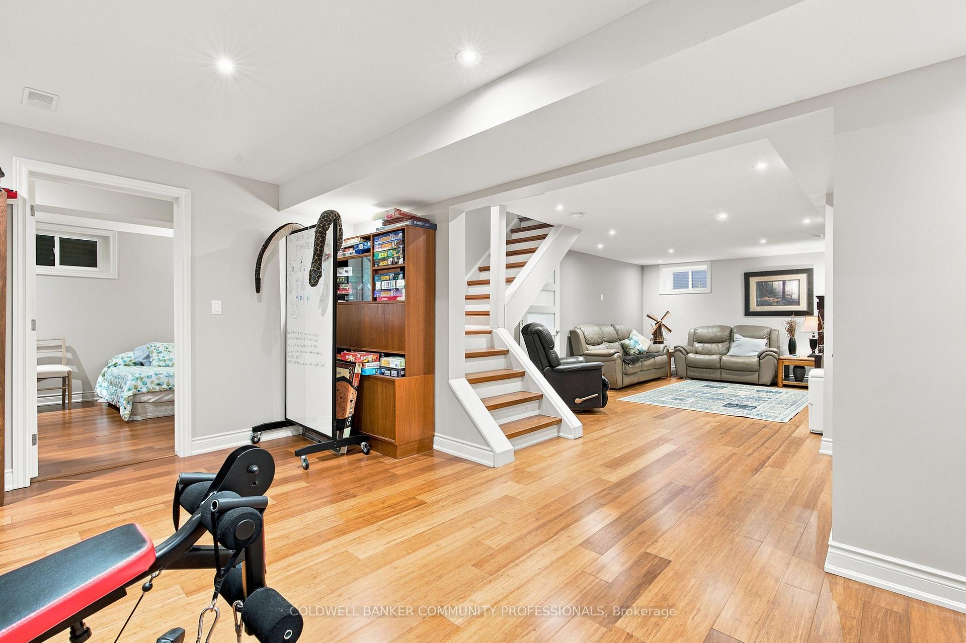 Photo 32 of 7 Apex Court, Hamilton, Stoney Creek Mountain — HOMEH