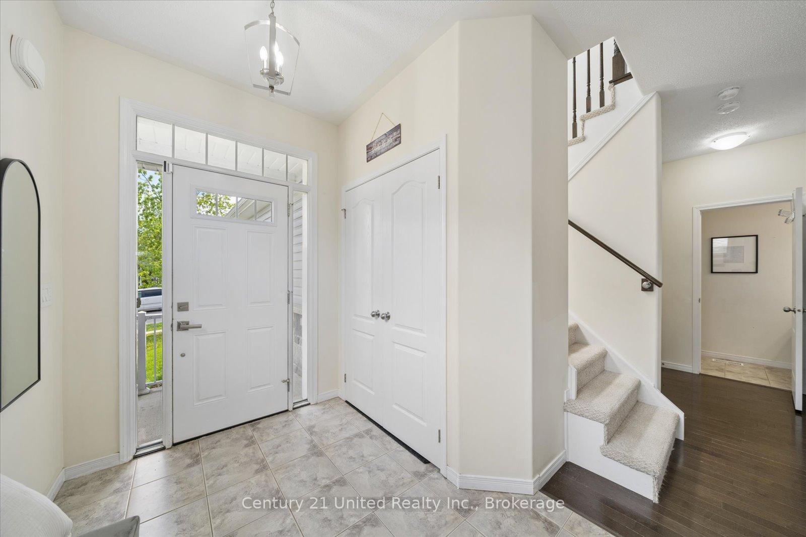 Photo 4 of 425 Florence Drive, Peterborough, Monaghan Ward 2 — HOMEH