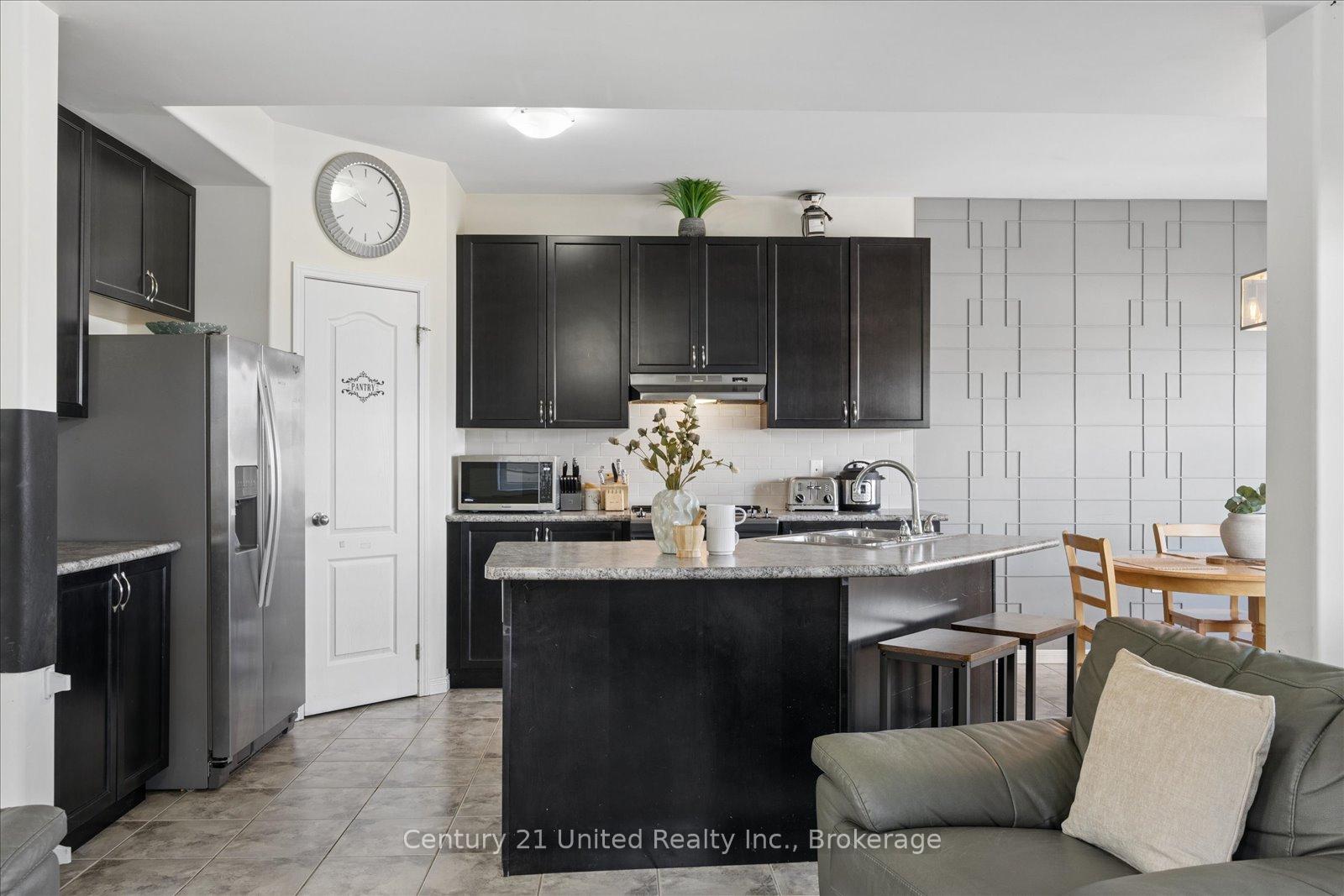 Photo 13 of 425 Florence Drive, Peterborough, Monaghan Ward 2 — HOMEH