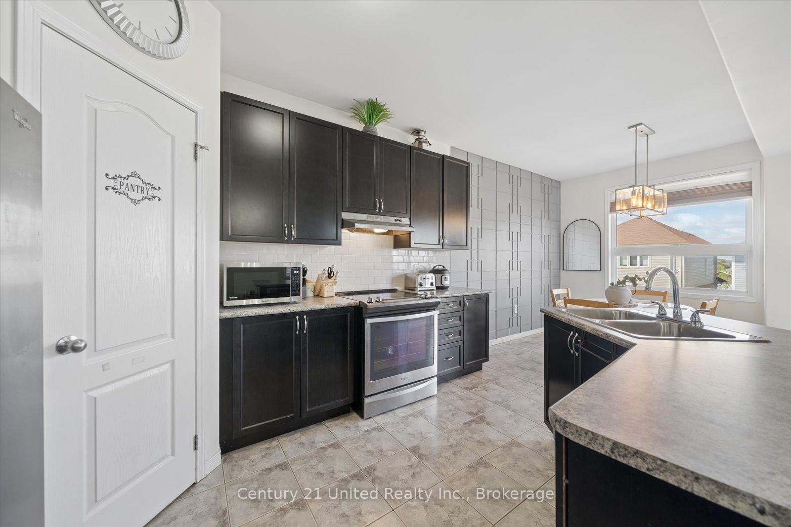 Photo 14 of 425 Florence Drive, Peterborough, Monaghan Ward 2 — HOMEH