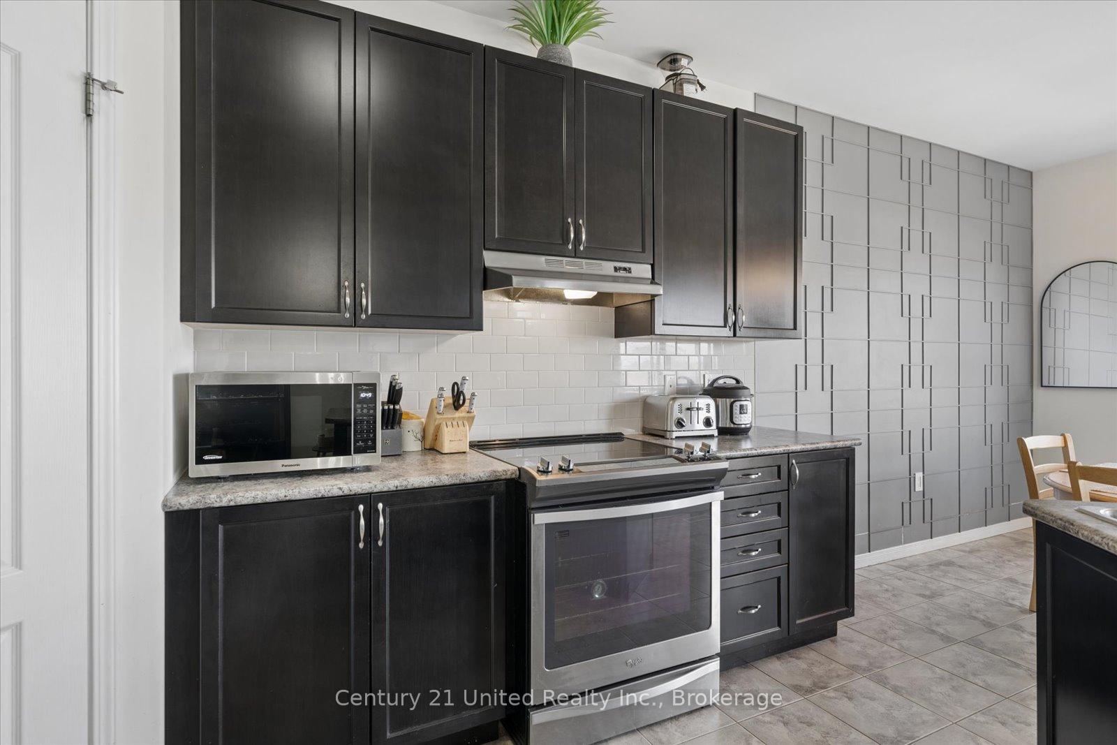 Photo 15 of 425 Florence Drive, Peterborough, Monaghan Ward 2 — HOMEH