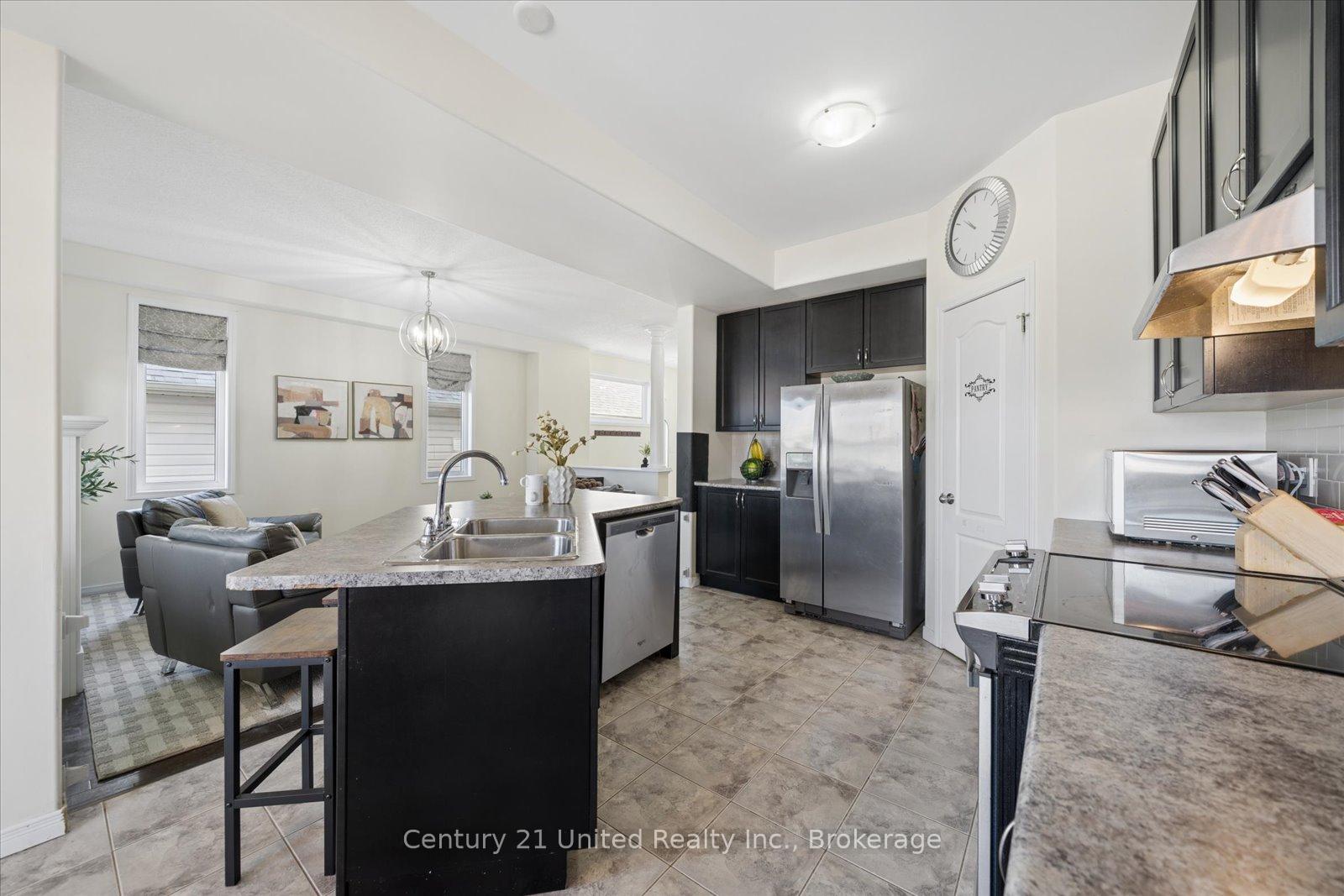 Photo 18 of 425 Florence Drive, Peterborough, Monaghan Ward 2 — HOMEH