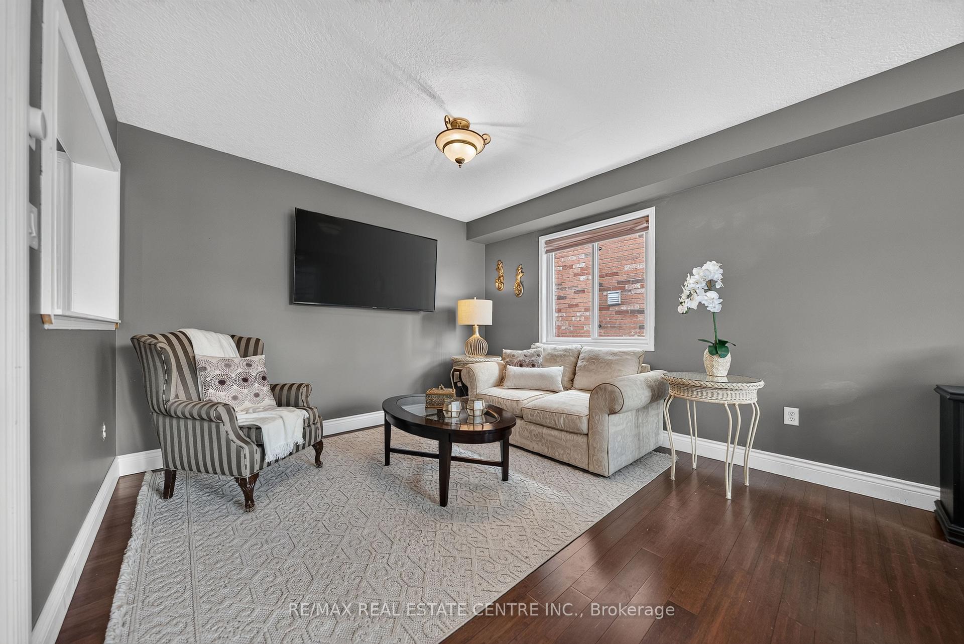 Photo 7 of 72 Swift Crescent, Cambridge, Christopher-Champlain — HOMEH