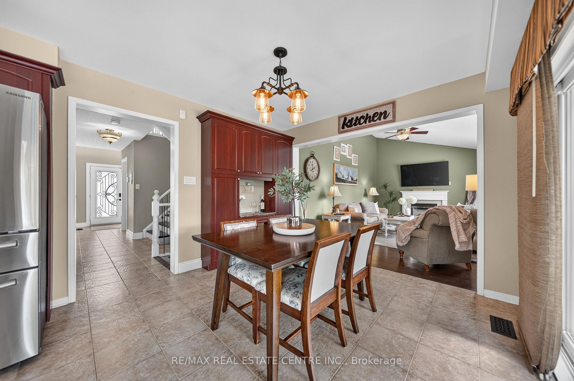 Photo 12 of 72 Swift Crescent, Cambridge, Christopher-Champlain — HOMEH