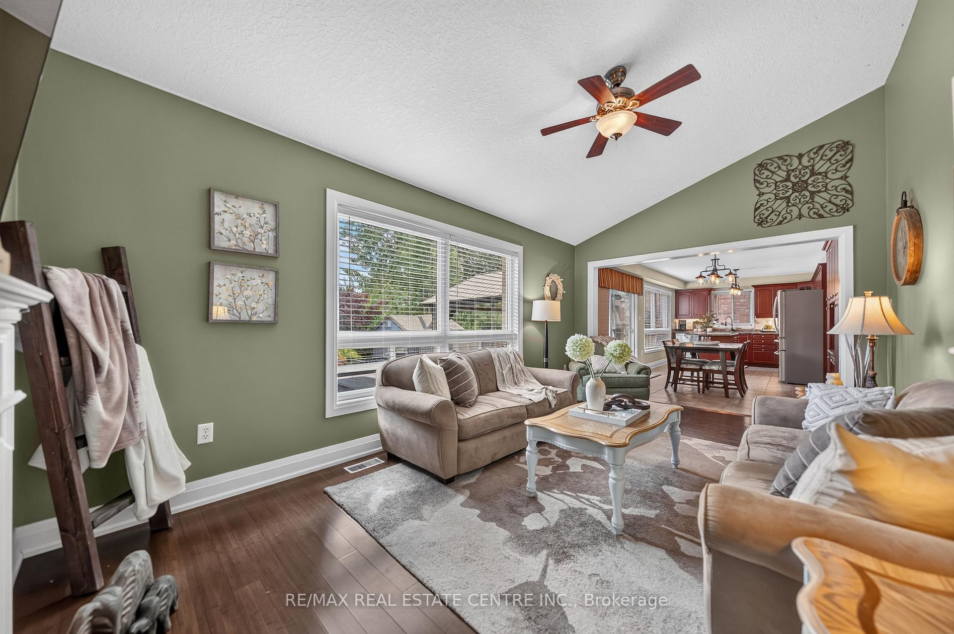 Photo 15 of 72 Swift Crescent, Cambridge, Christopher-Champlain — HOMEH