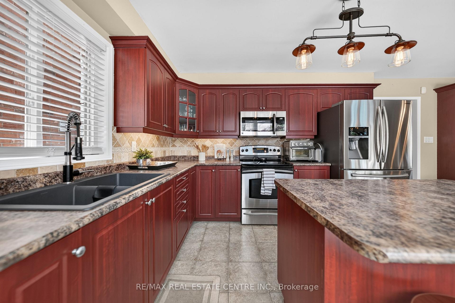 Photo 20 of 72 Swift Crescent, Cambridge, Christopher-Champlain — HOMEH