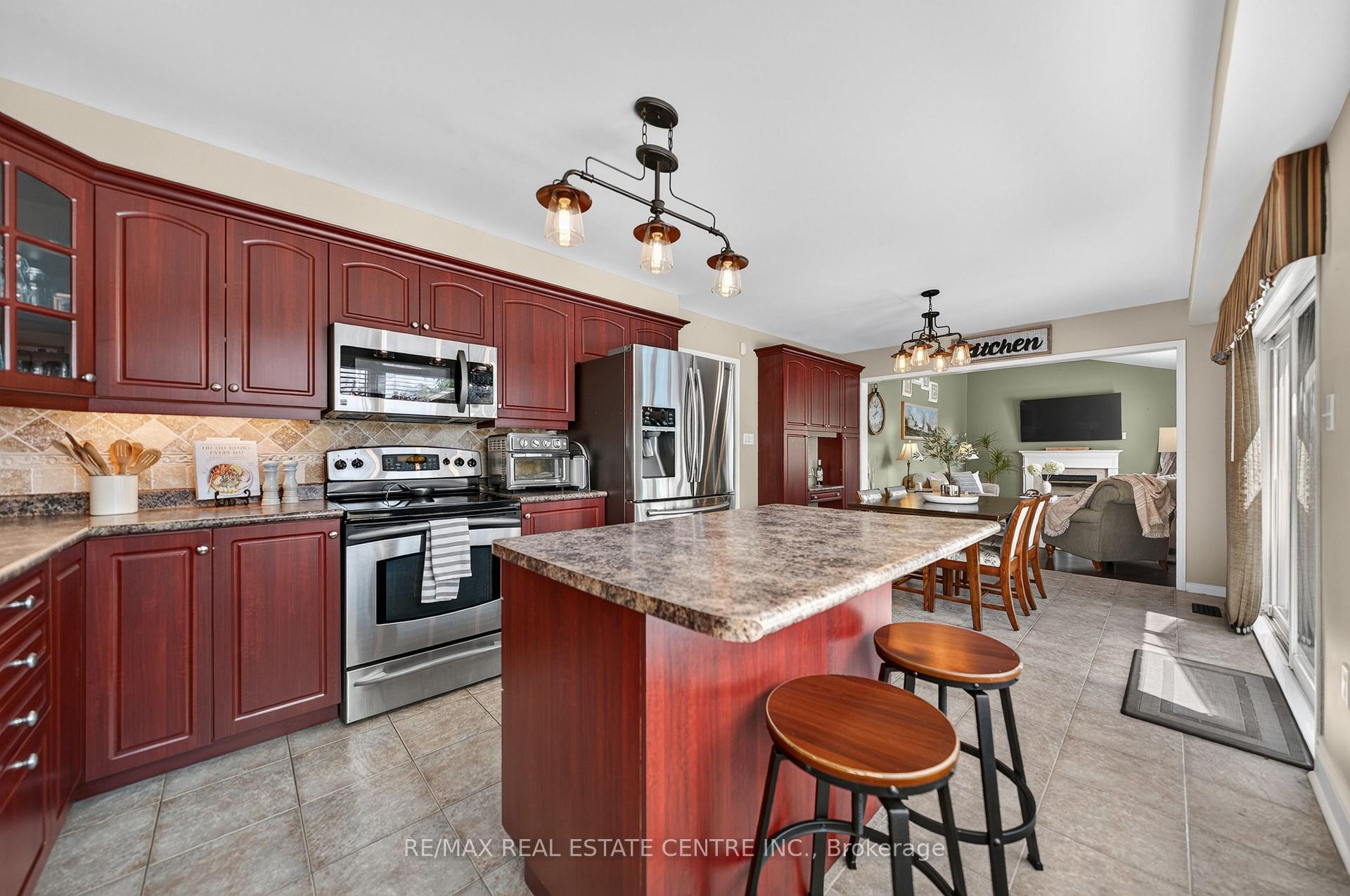 Photo 21 of 72 Swift Crescent, Cambridge, Christopher-Champlain — HOMEH