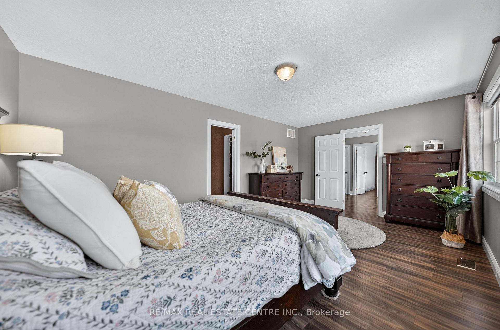Photo 25 of 72 Swift Crescent, Cambridge, Christopher-Champlain — HOMEH