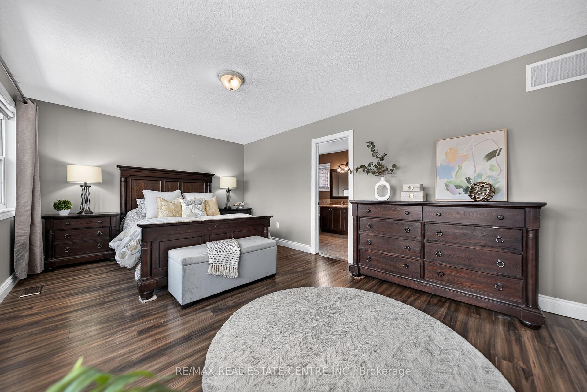 Photo 27 of 72 Swift Crescent, Cambridge, Christopher-Champlain — HOMEH