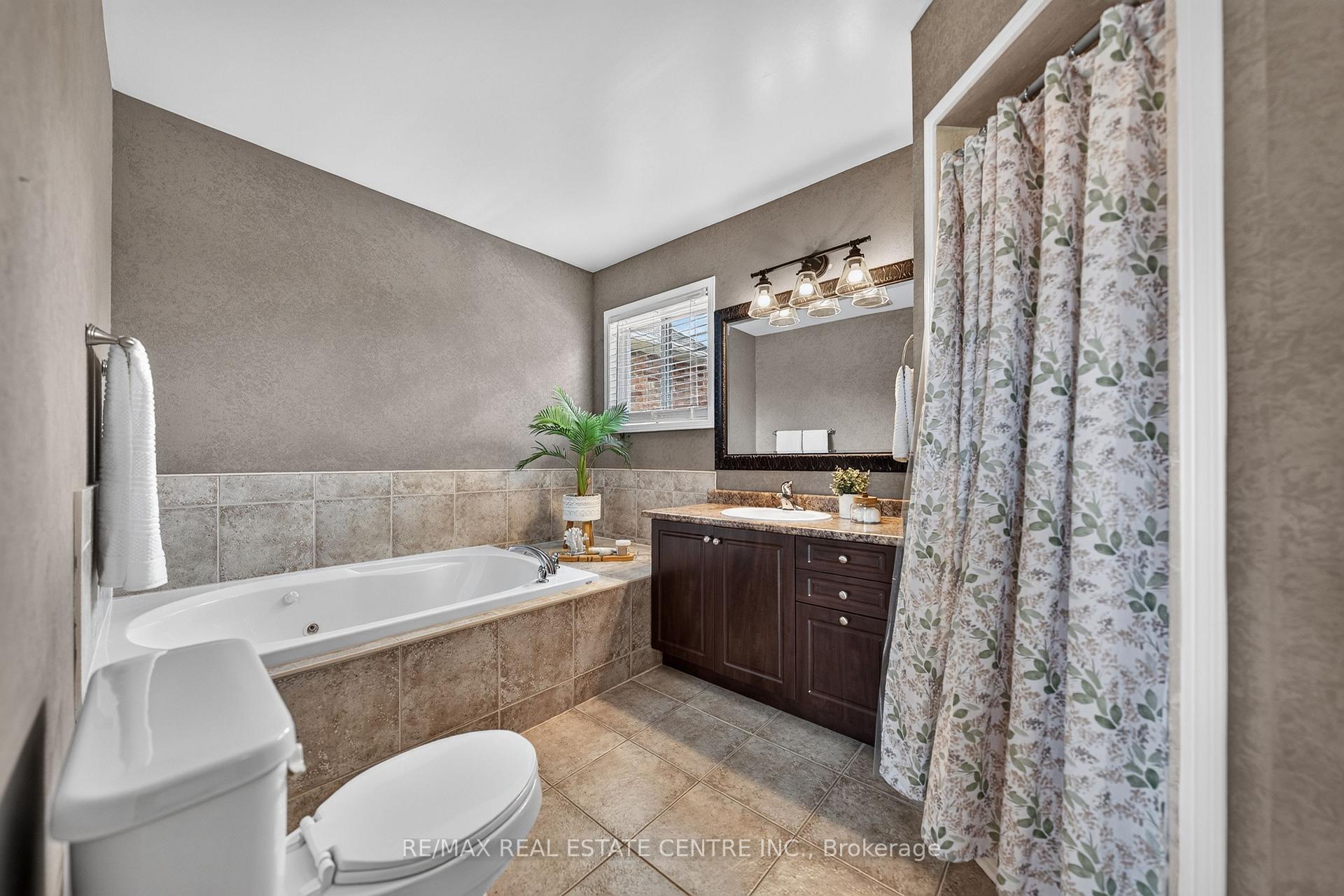 Photo 28 of 72 Swift Crescent, Cambridge, Christopher-Champlain — HOMEH