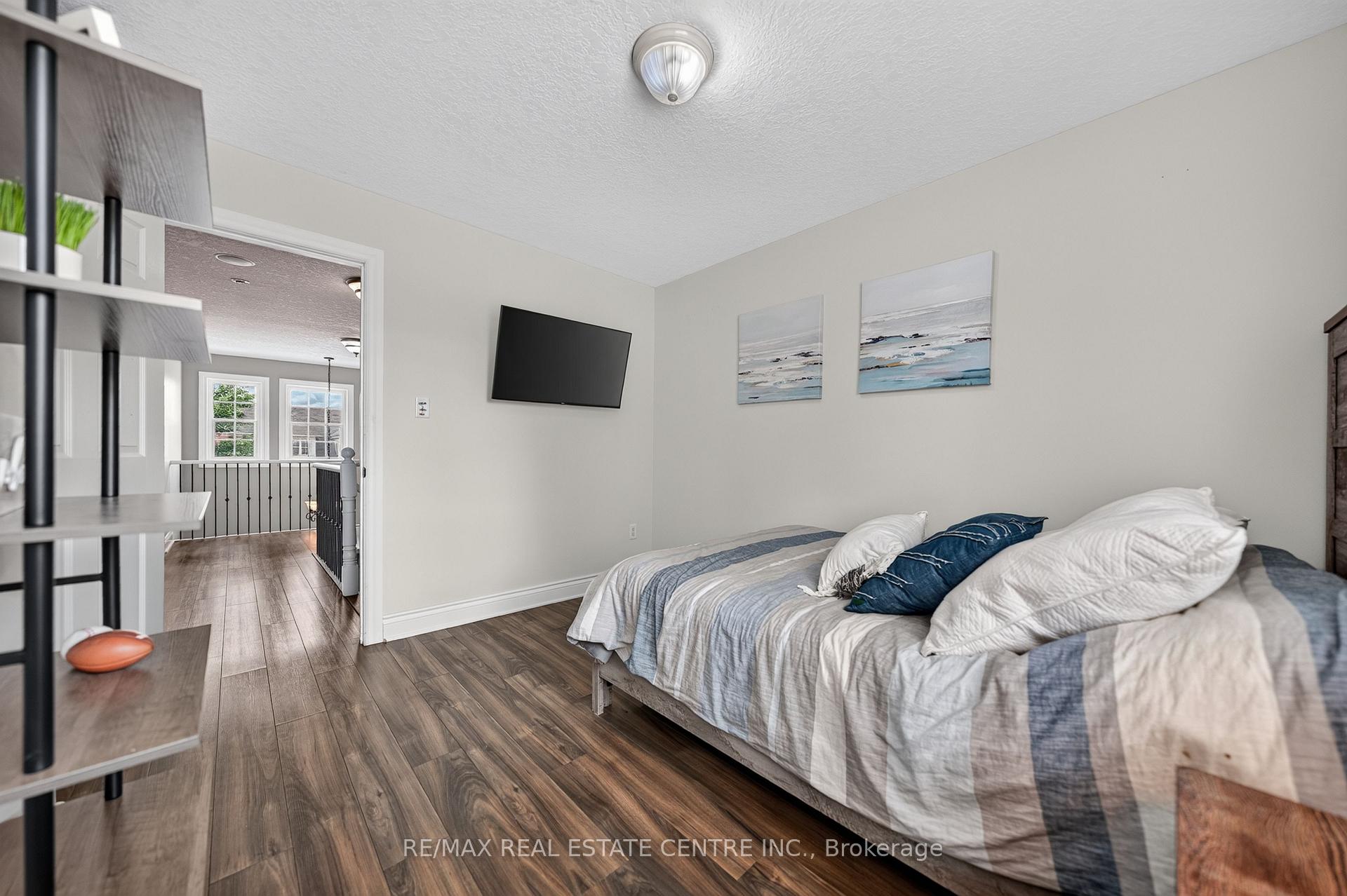 Photo 33 of 72 Swift Crescent, Cambridge, Christopher-Champlain — HOMEH