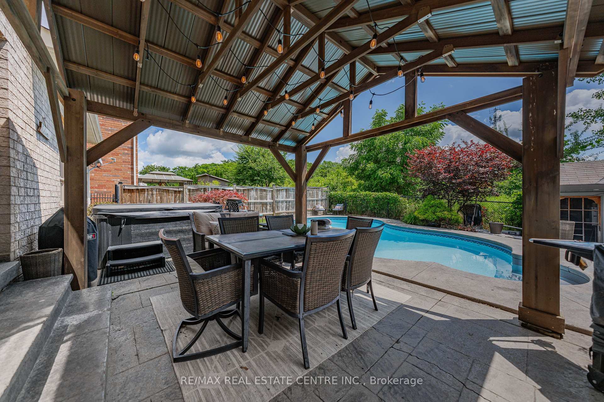 Photo 47 of 72 Swift Crescent, Cambridge, Christopher-Champlain — HOMEH