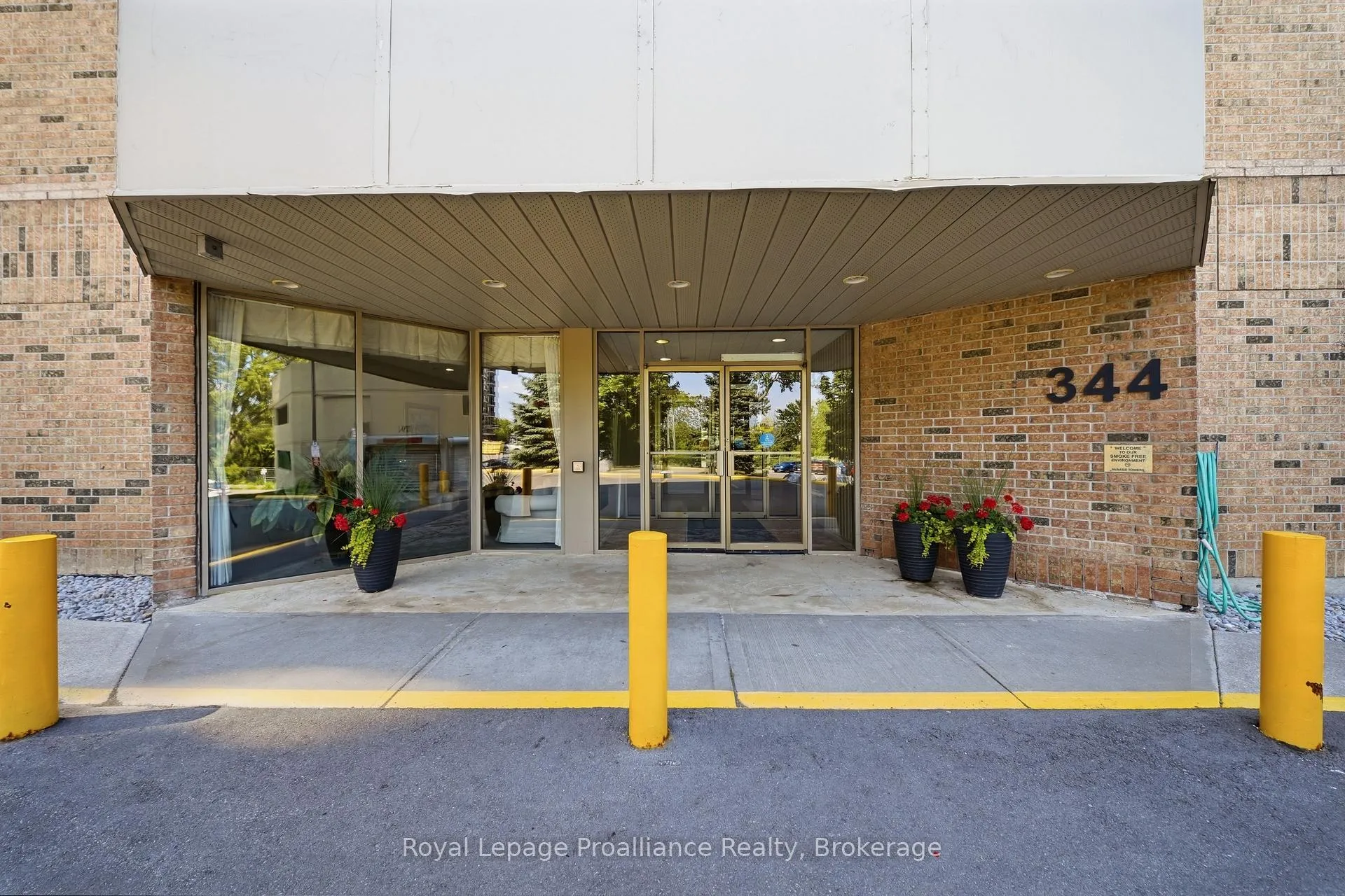 Photo 3 of Unit 401, 344 Front Street, Belleville, Belleville Ward — HOMEH