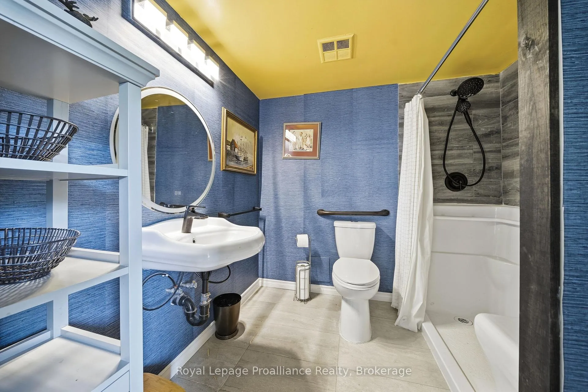 Photo 14 of Unit 401, 344 Front Street, Belleville, Belleville Ward — HOMEH