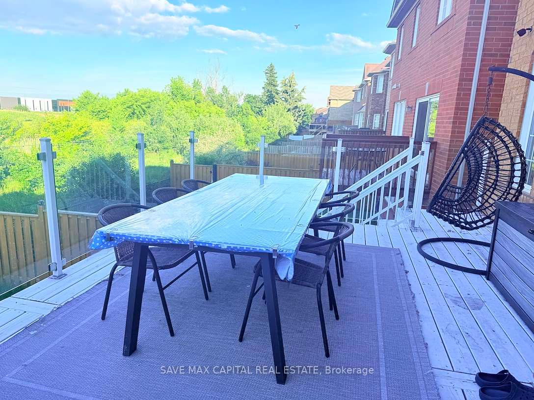 Photo 5 of 15 Apple Valley Way, Brampton, Bram East — HOMEH