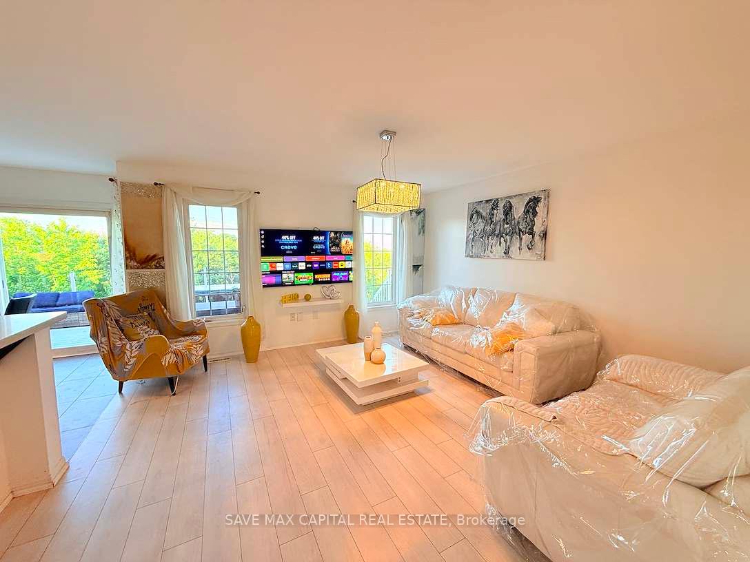 Photo 11 of 15 Apple Valley Way, Brampton, Bram East — HOMEH