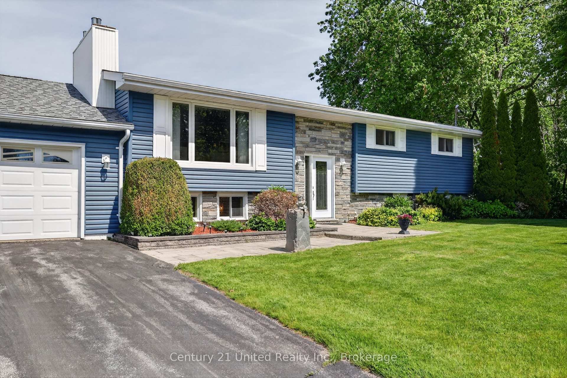 Photo 6 of 1190 Nuforest Drive, Selwyn — HOMEH