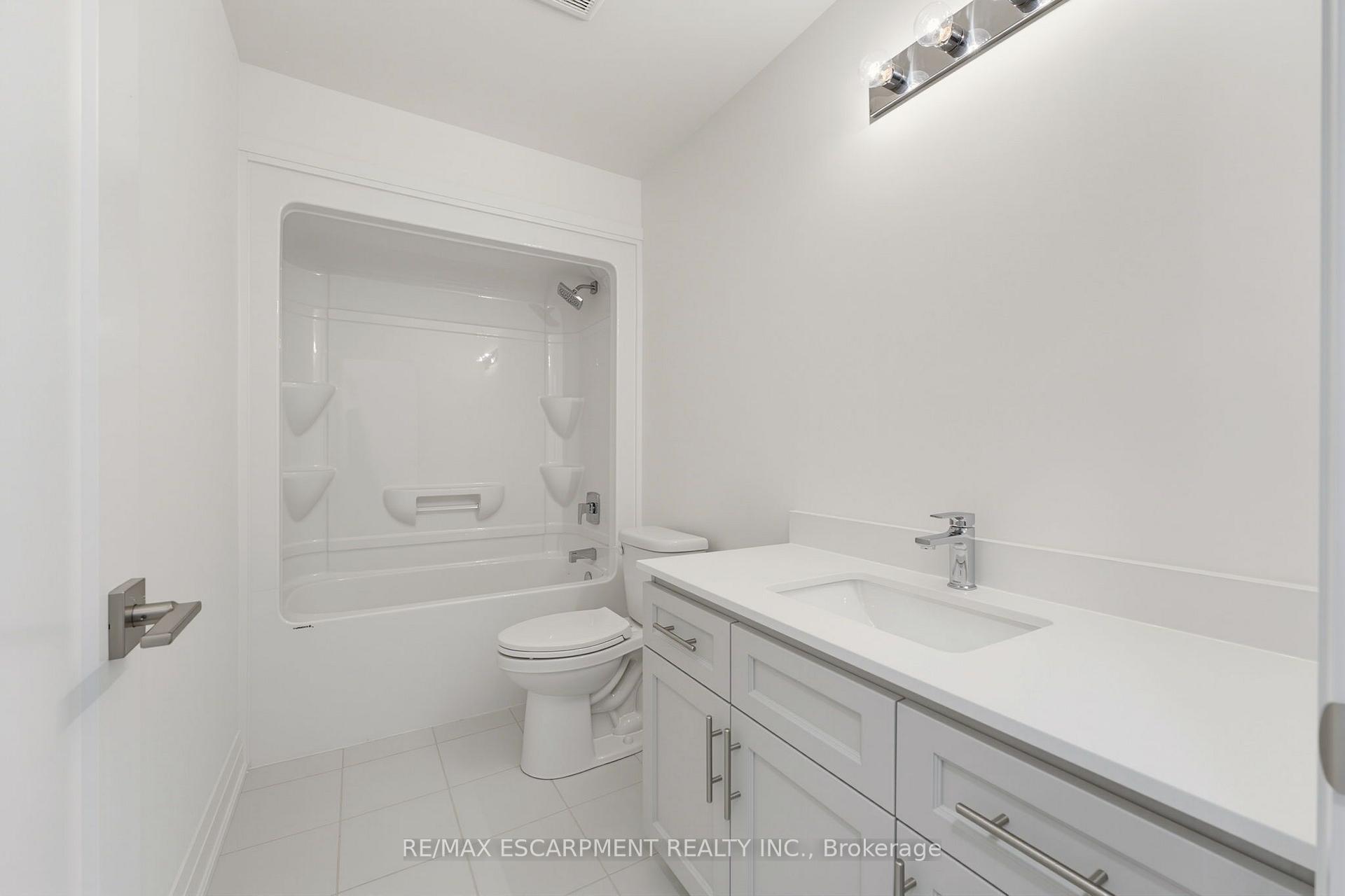 Photo 5 of 10 Clear Valley Lane, Hamilton, Rural Glanbrook — HOMEH