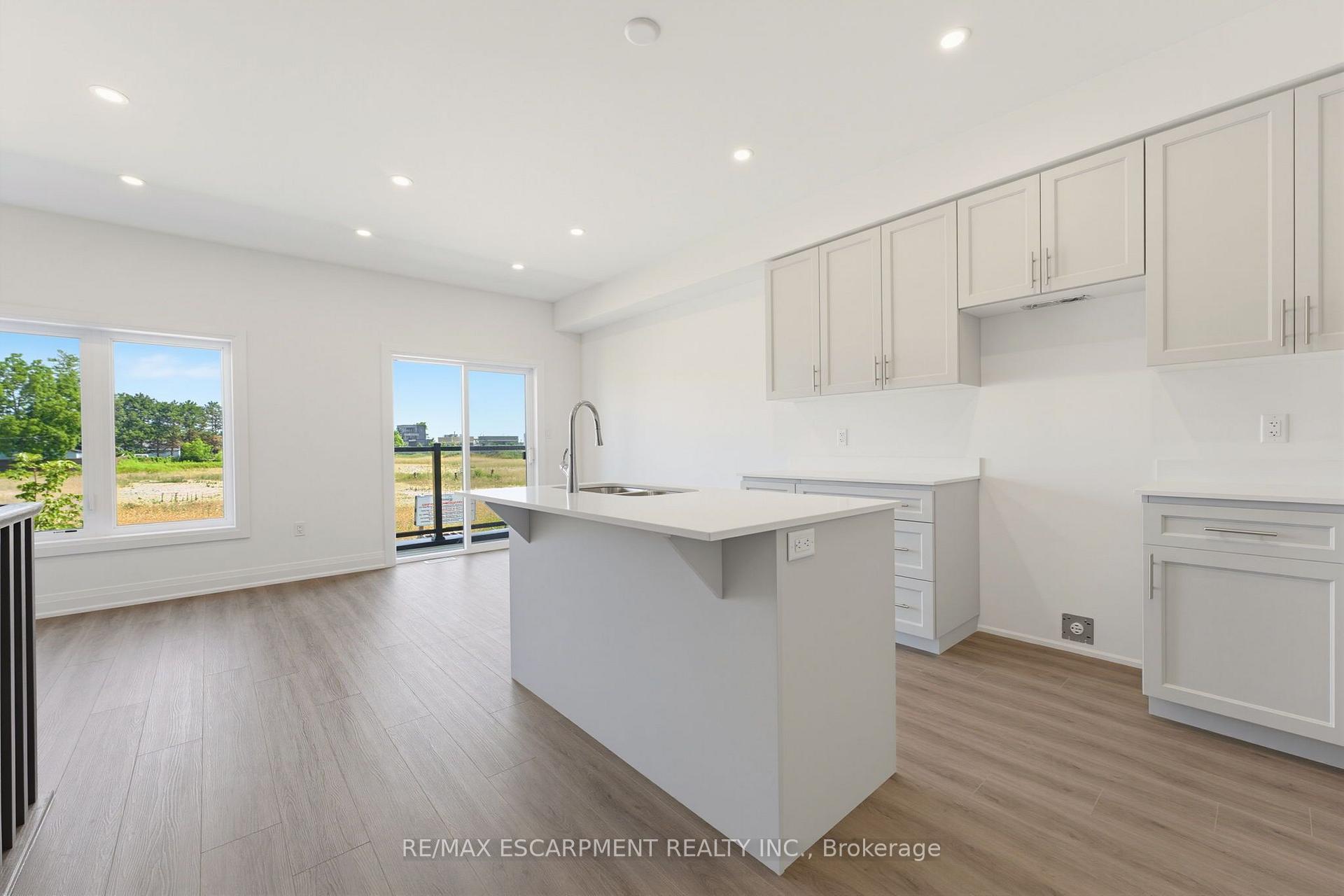 Photo 9 of 10 Clear Valley Lane, Hamilton, Rural Glanbrook — HOMEH