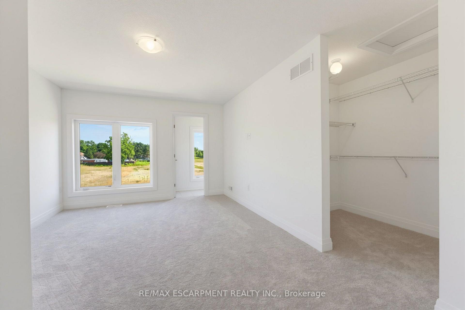 Photo 12 of 10 Clear Valley Lane, Hamilton, Rural Glanbrook — HOMEH
