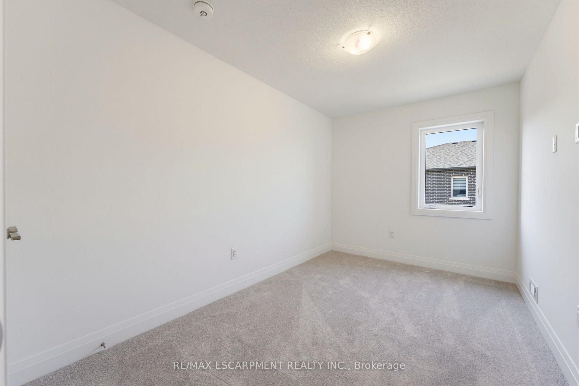 Photo 14 of 10 Clear Valley Lane, Hamilton, Rural Glanbrook — HOMEH