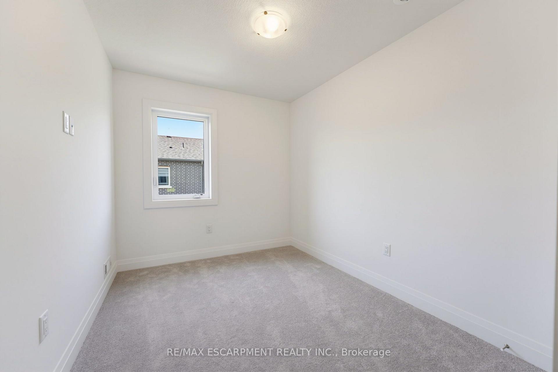 Photo 15 of 10 Clear Valley Lane, Hamilton, Rural Glanbrook — HOMEH
