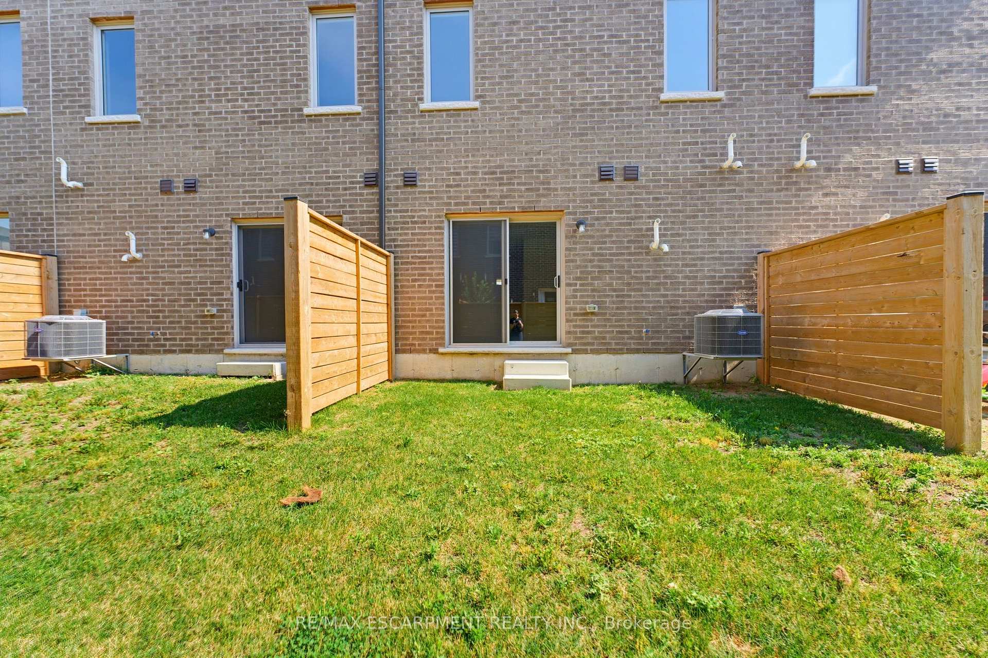 Photo 17 of 10 Clear Valley Lane, Hamilton, Rural Glanbrook — HOMEH