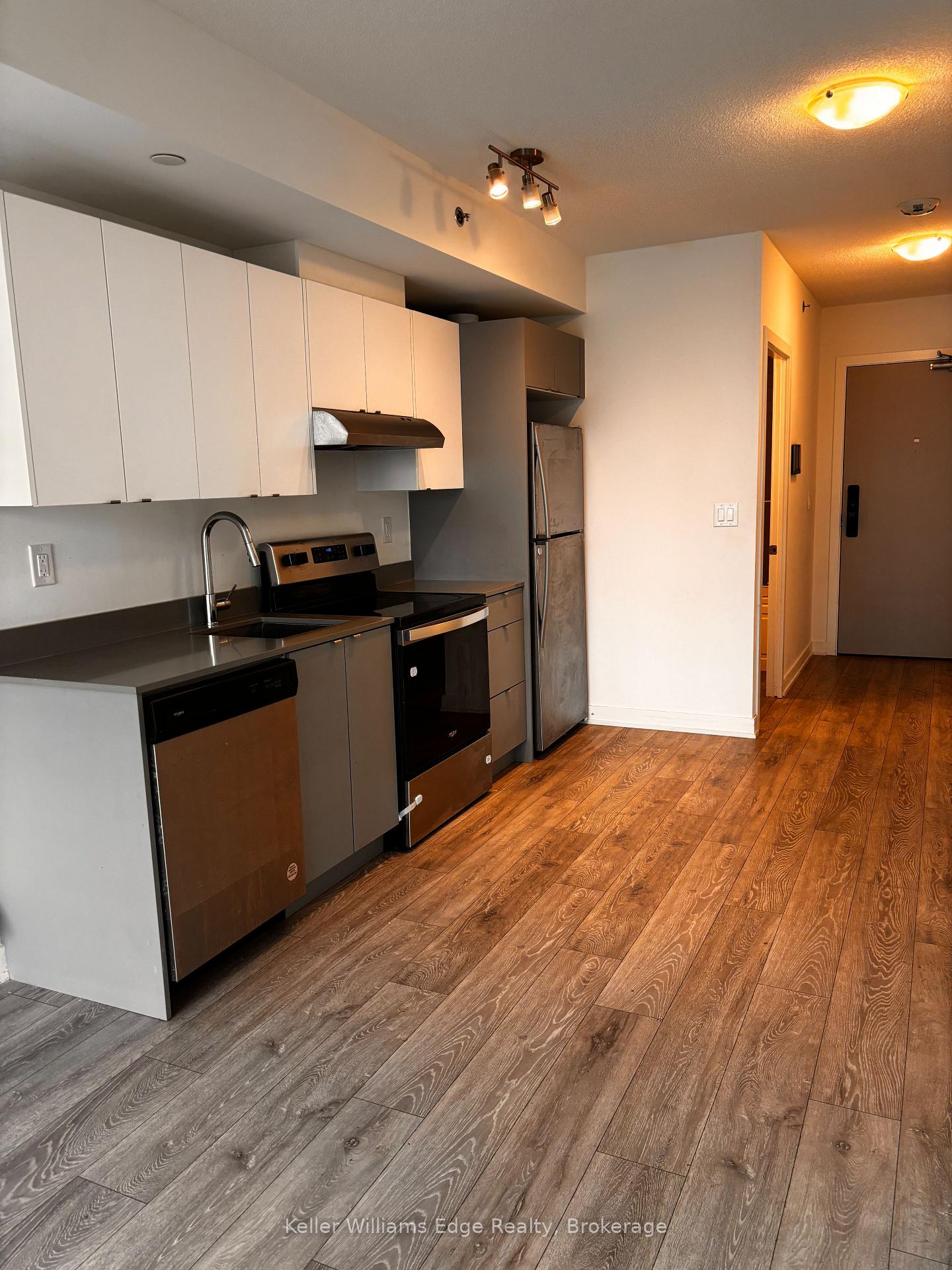 Photo 1 of Unit 9, 3200 Dakota Common, Burlington, Alton — HOMEH