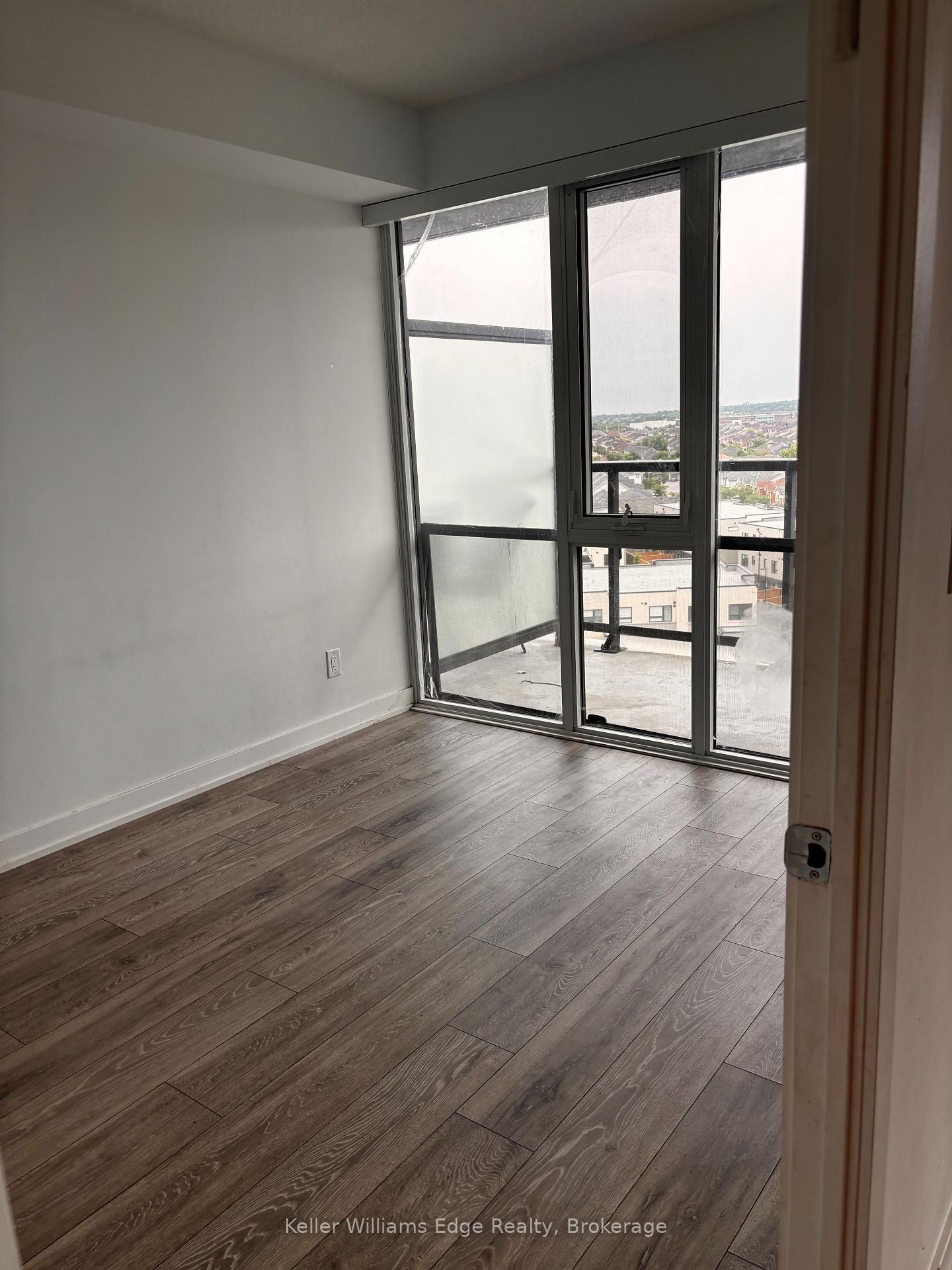 Photo 2 of Unit 9, 3200 Dakota Common, Burlington, Alton — HOMEH